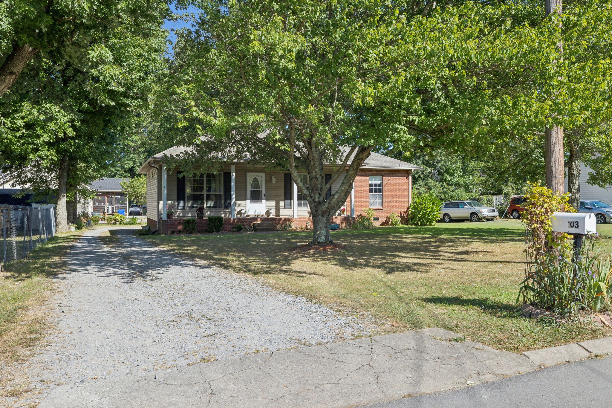 103 Northwoods Dr