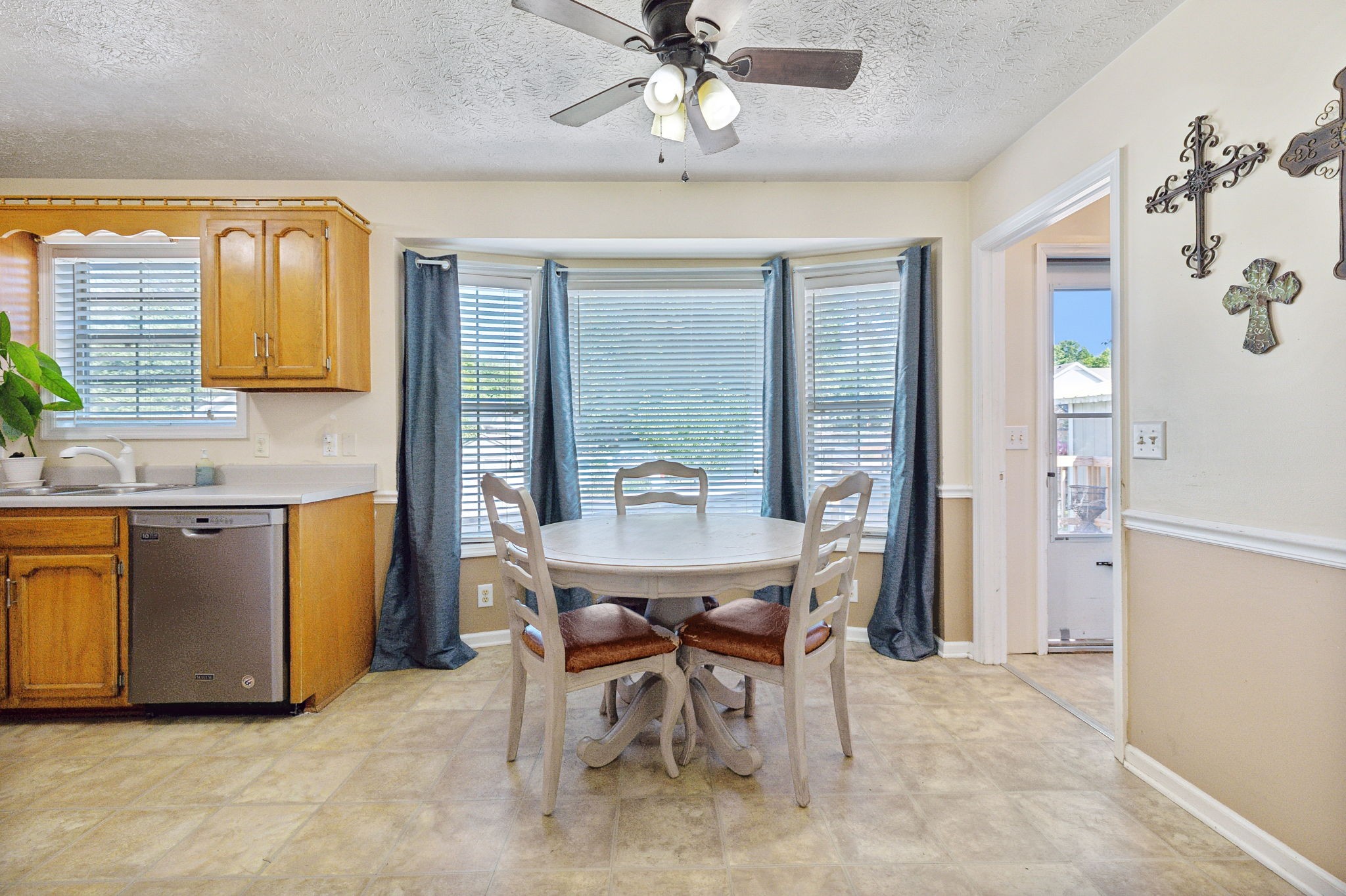 103 Northwoods Dr