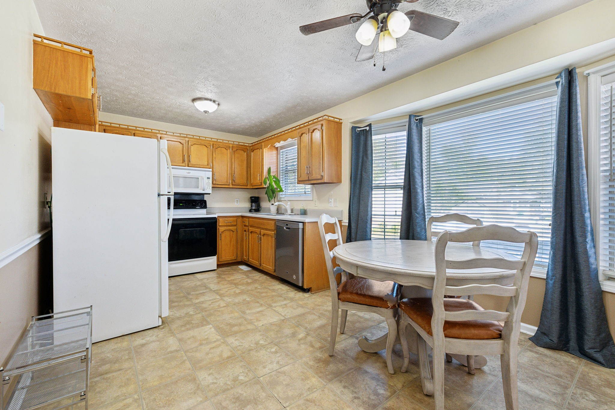 103 Northwoods Dr