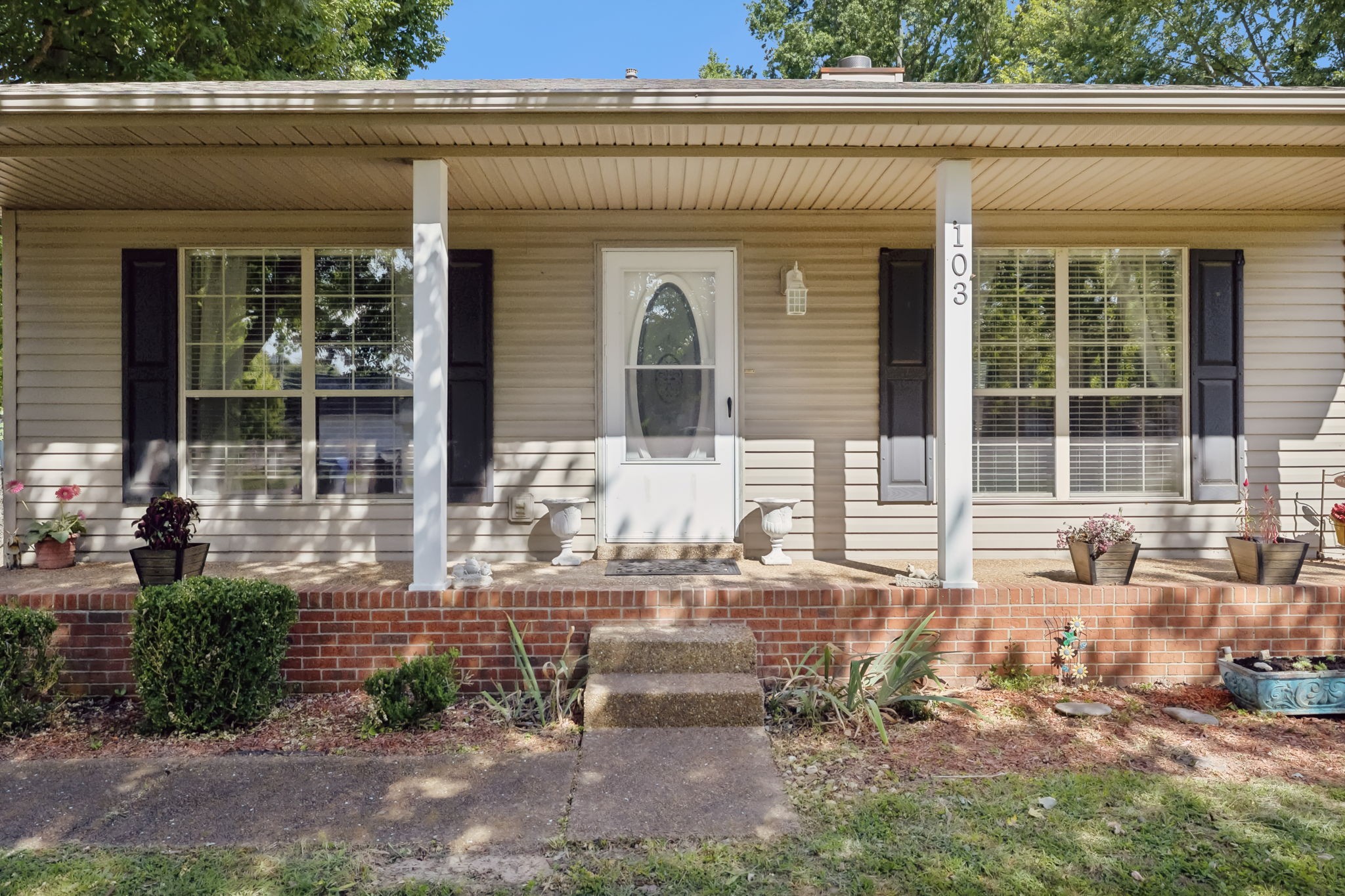 103 Northwoods Dr