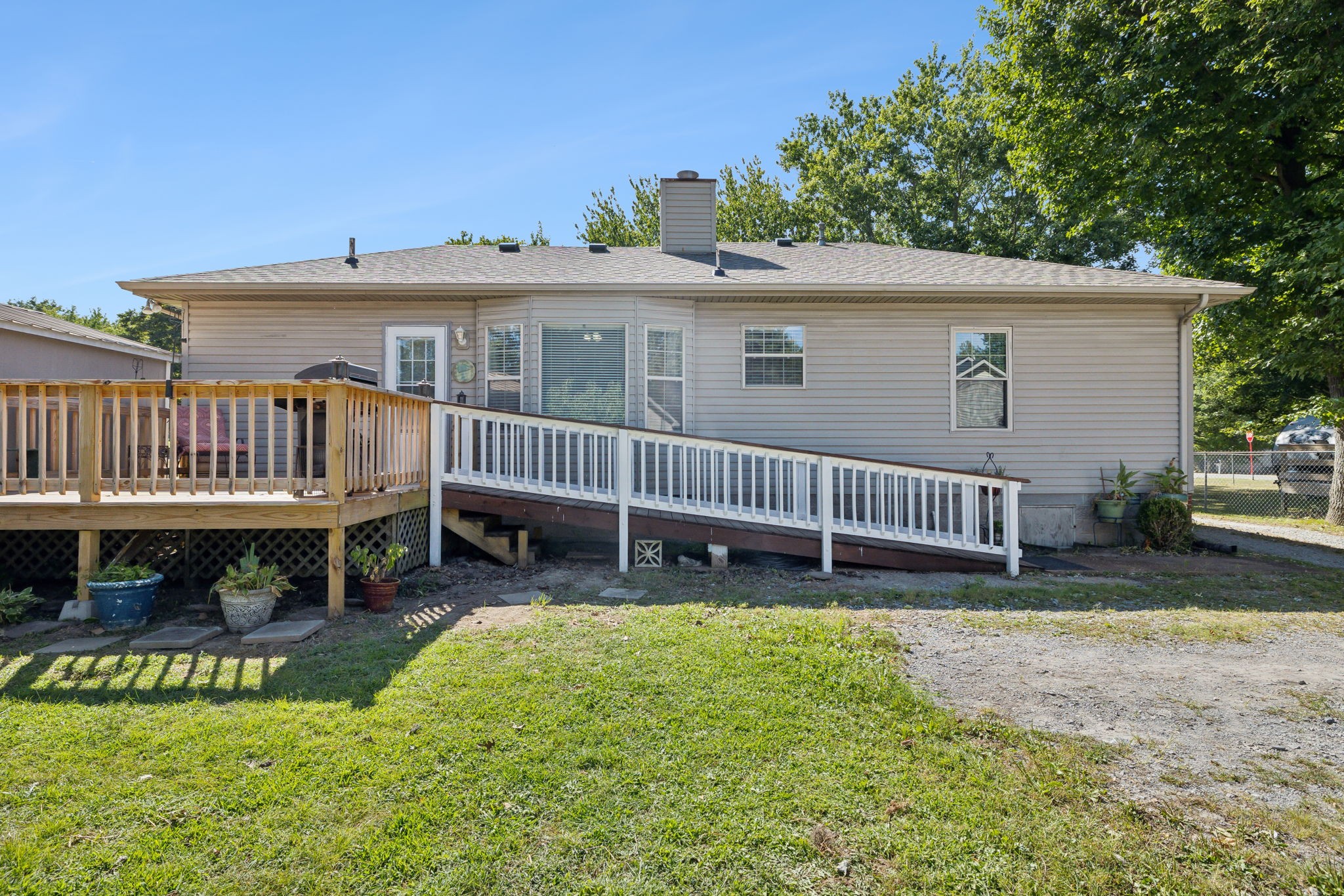 103 Northwoods Dr