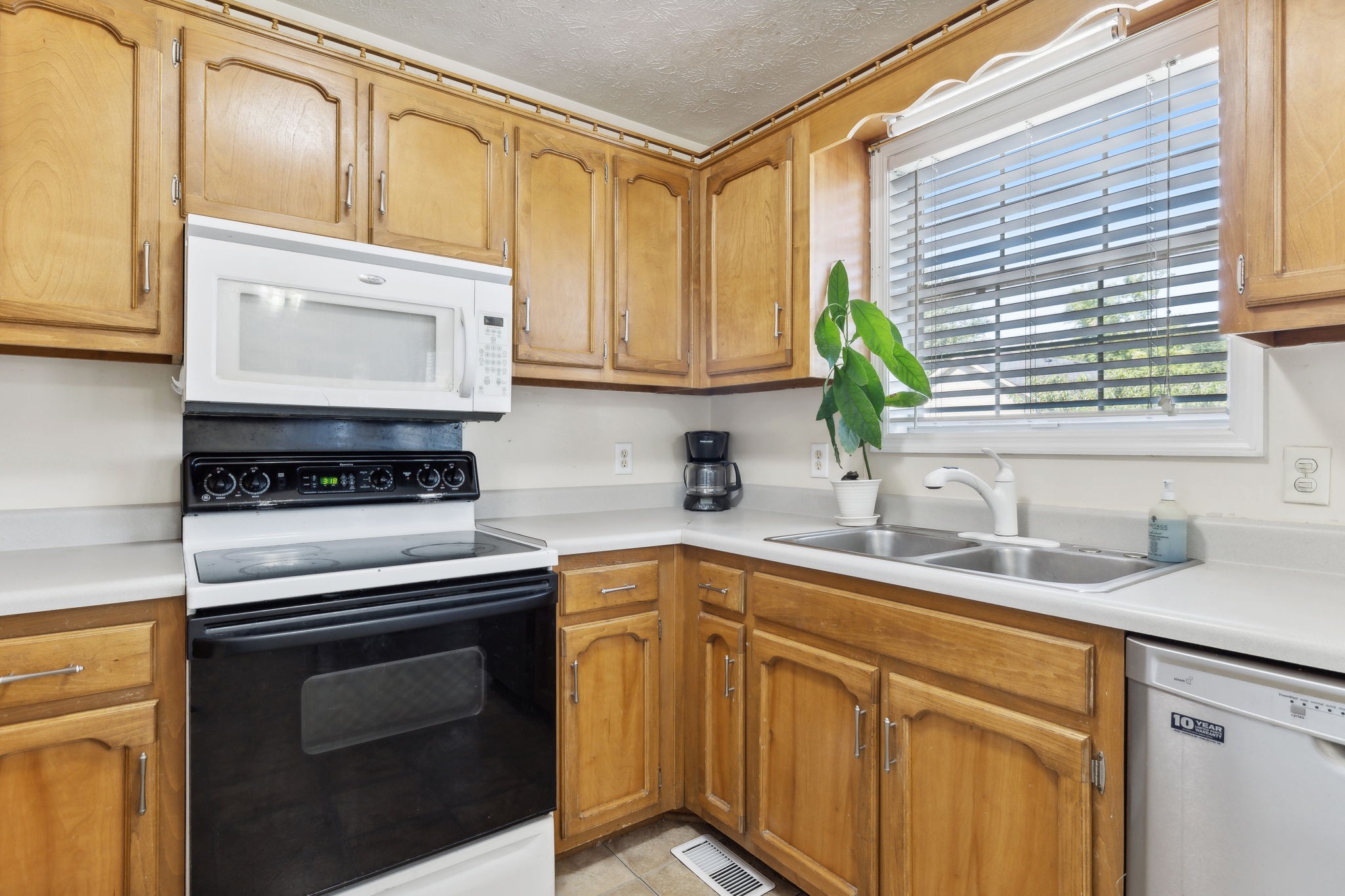 103 Northwoods Dr