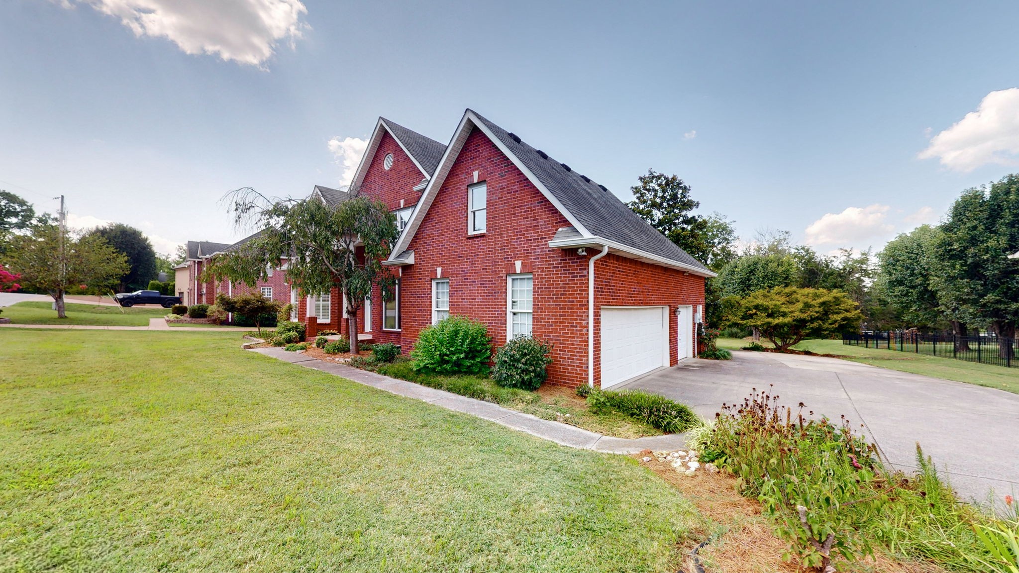 1605 Brookvalley Cir