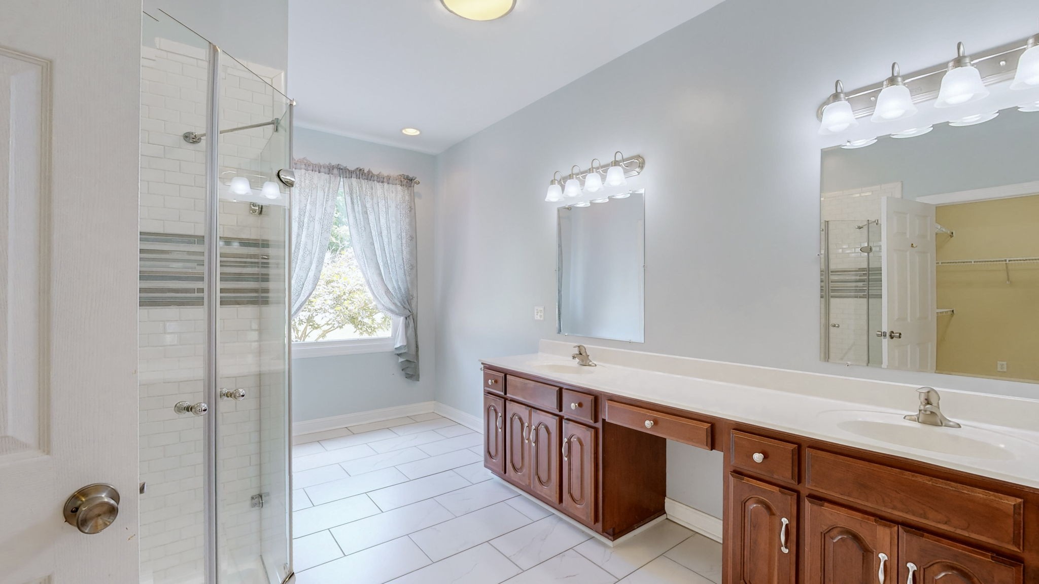 1605 Brookvalley Cir