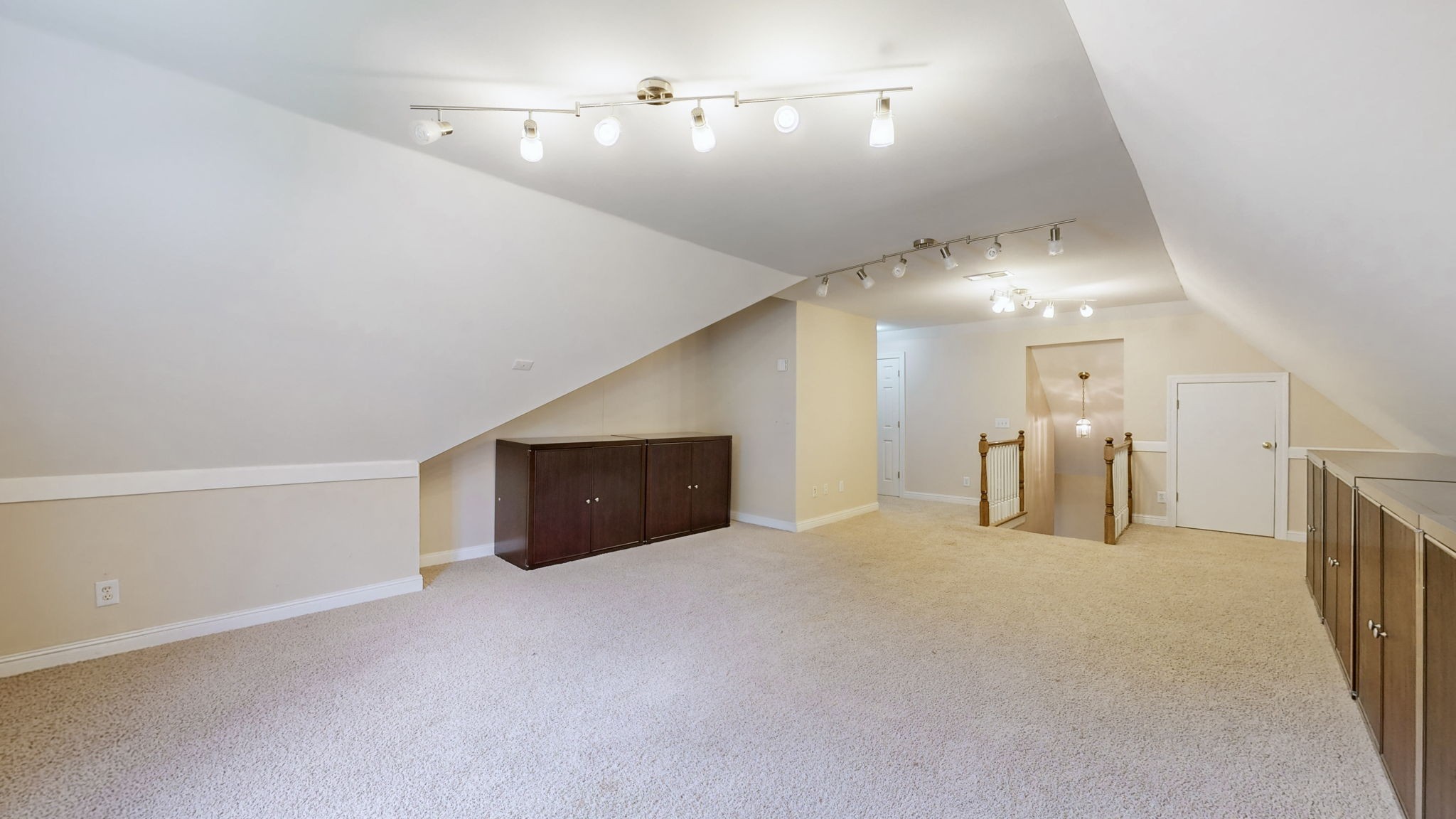 1605 Brookvalley Cir