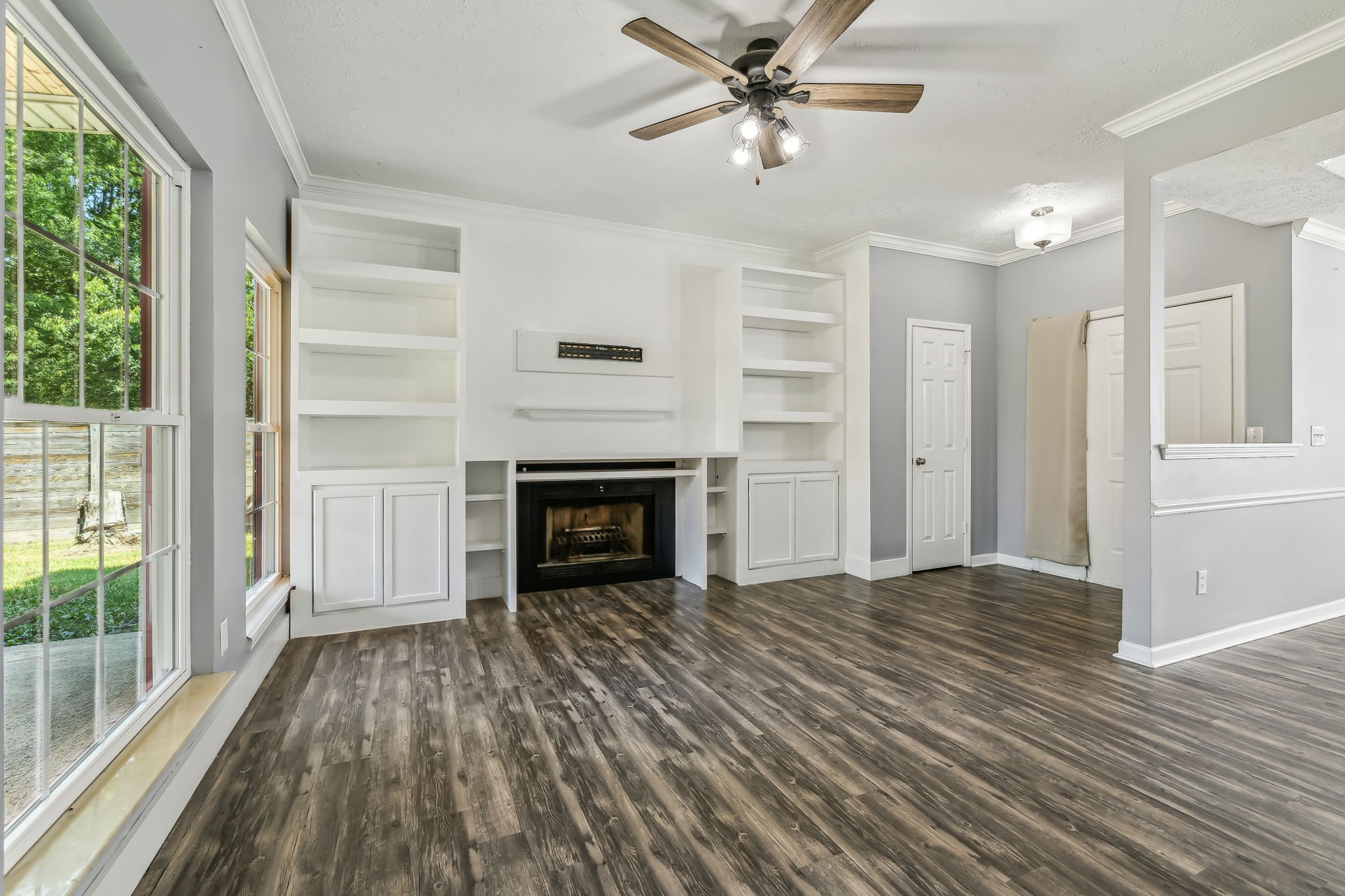 904 Split Oak Dr