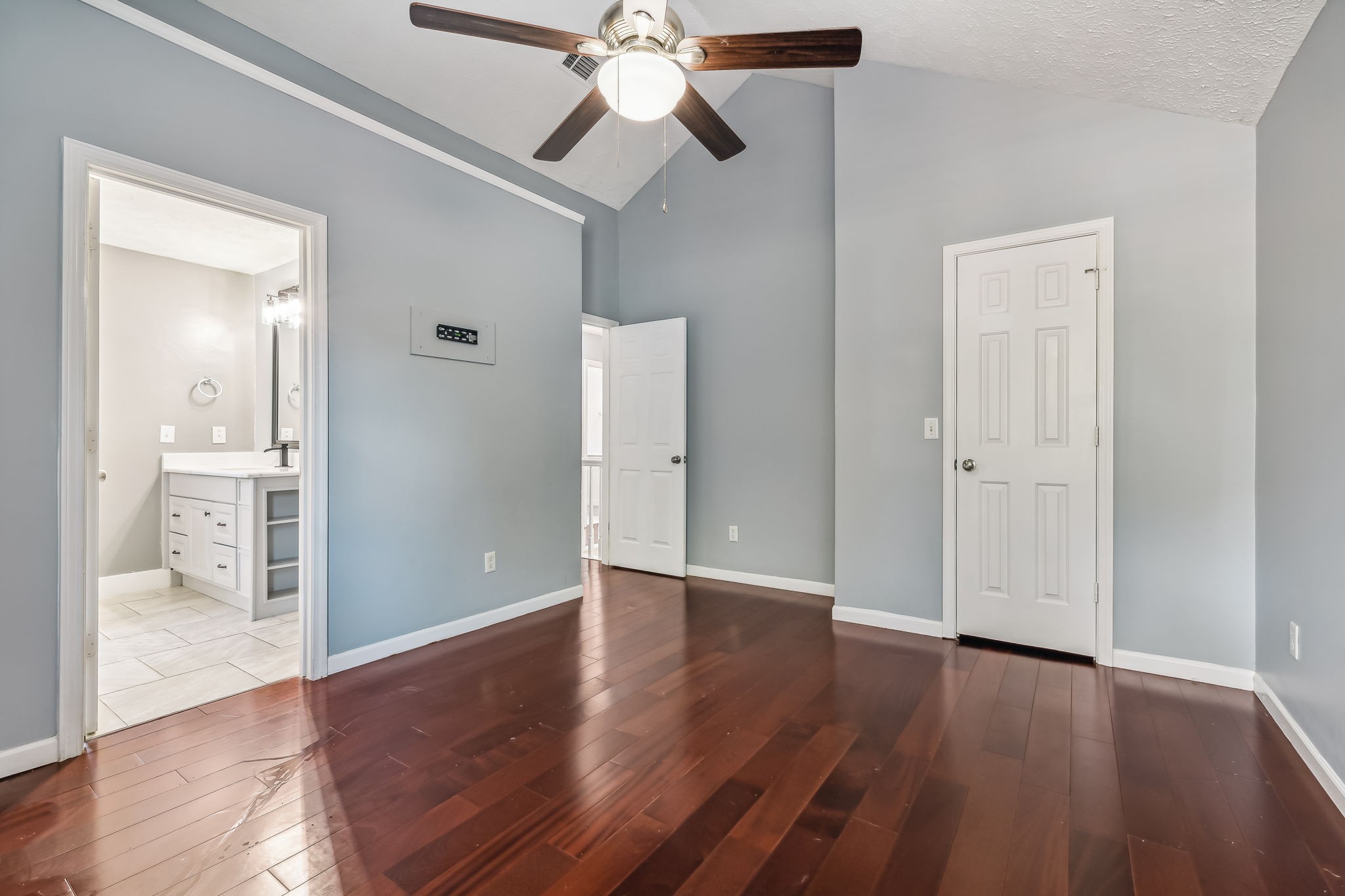 904 Split Oak Dr