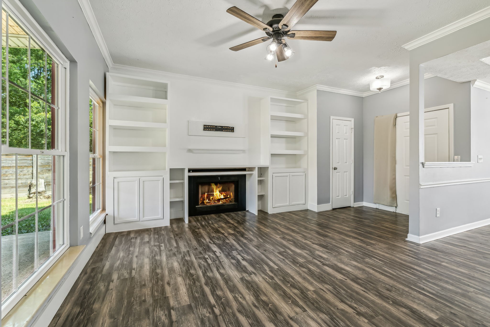 904 Split Oak Dr