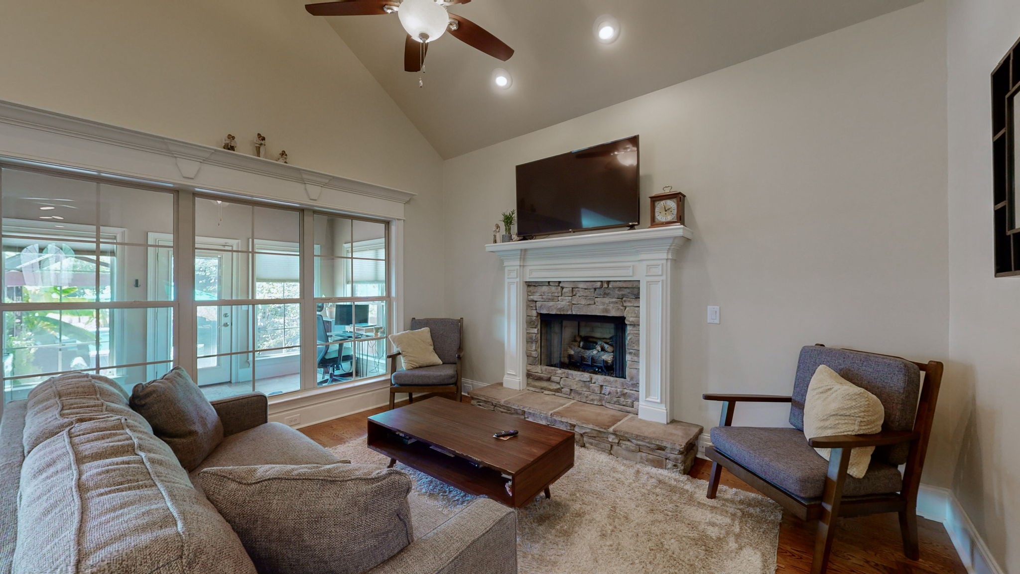 202 Bryson Pl