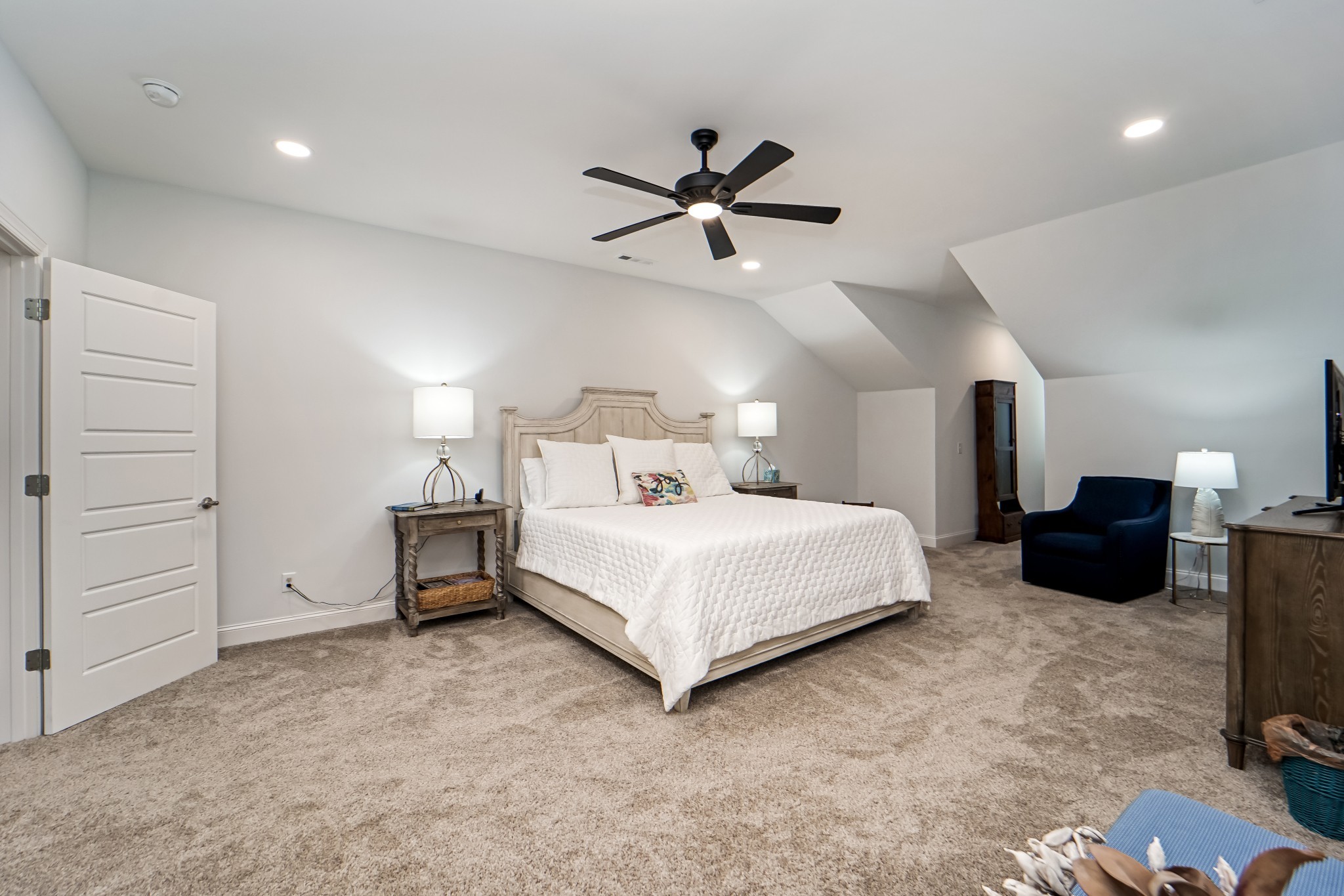 172 Village Cir