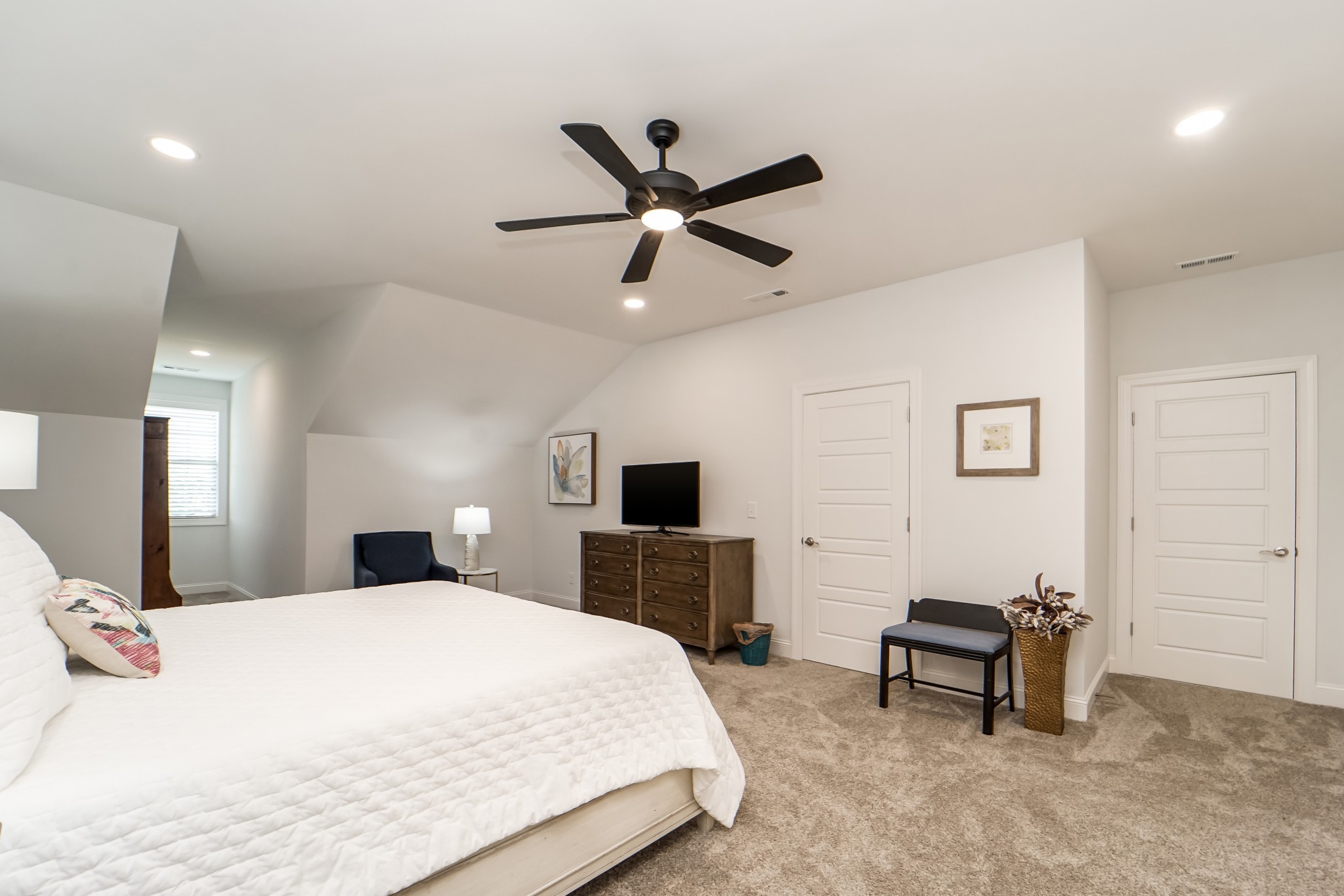 172 Village Cir