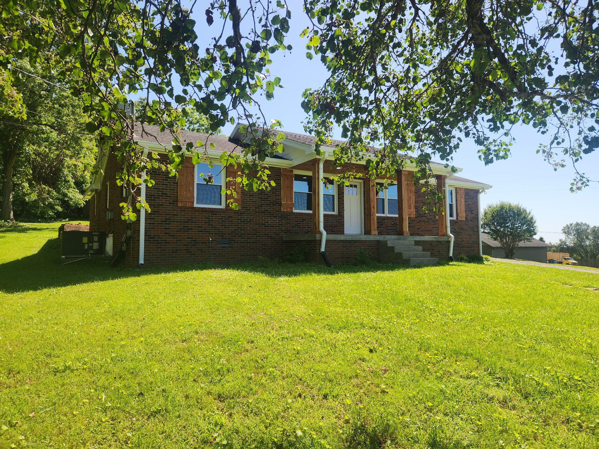 98 Rogers Ln