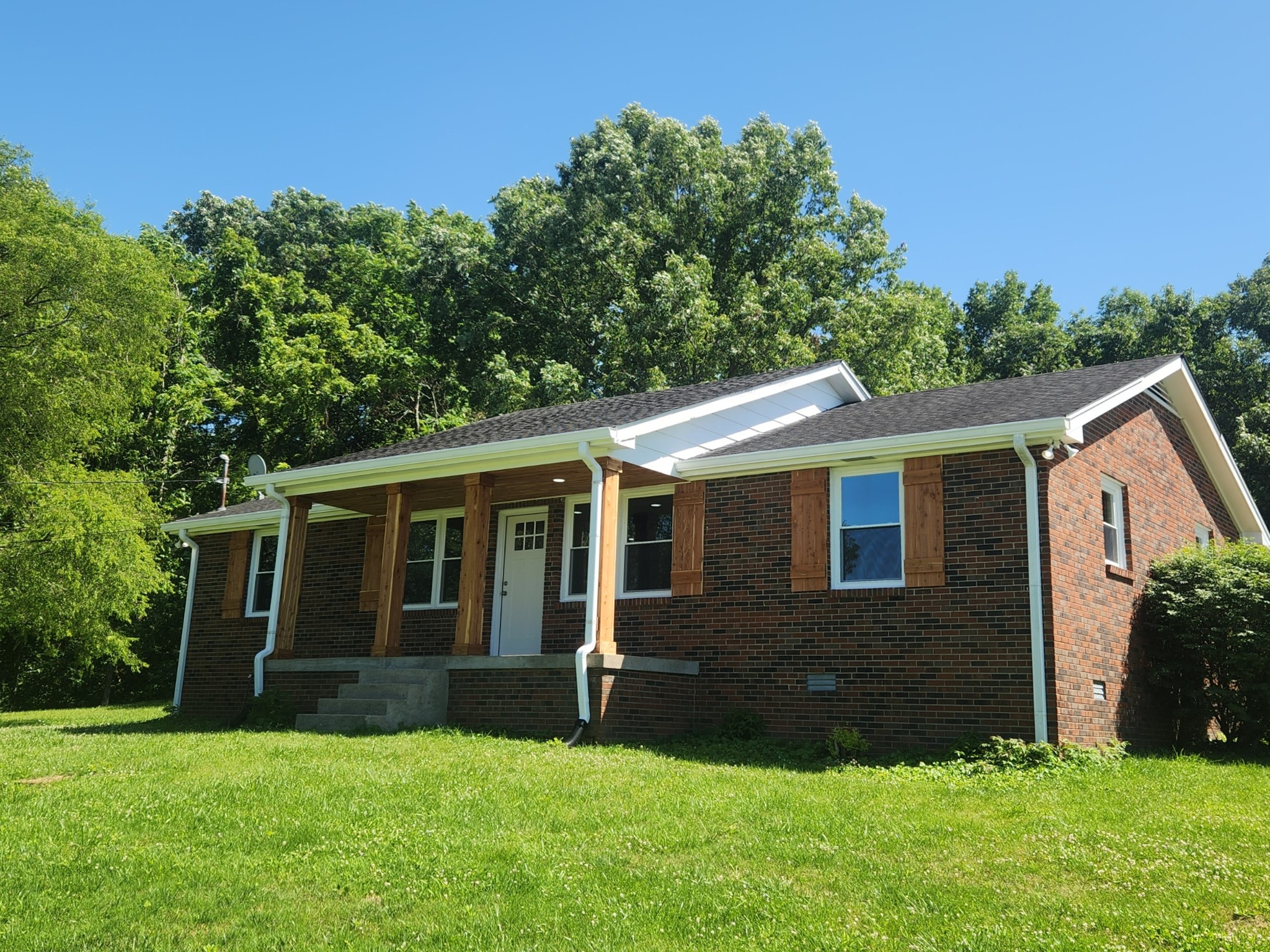 98 Rogers Ln