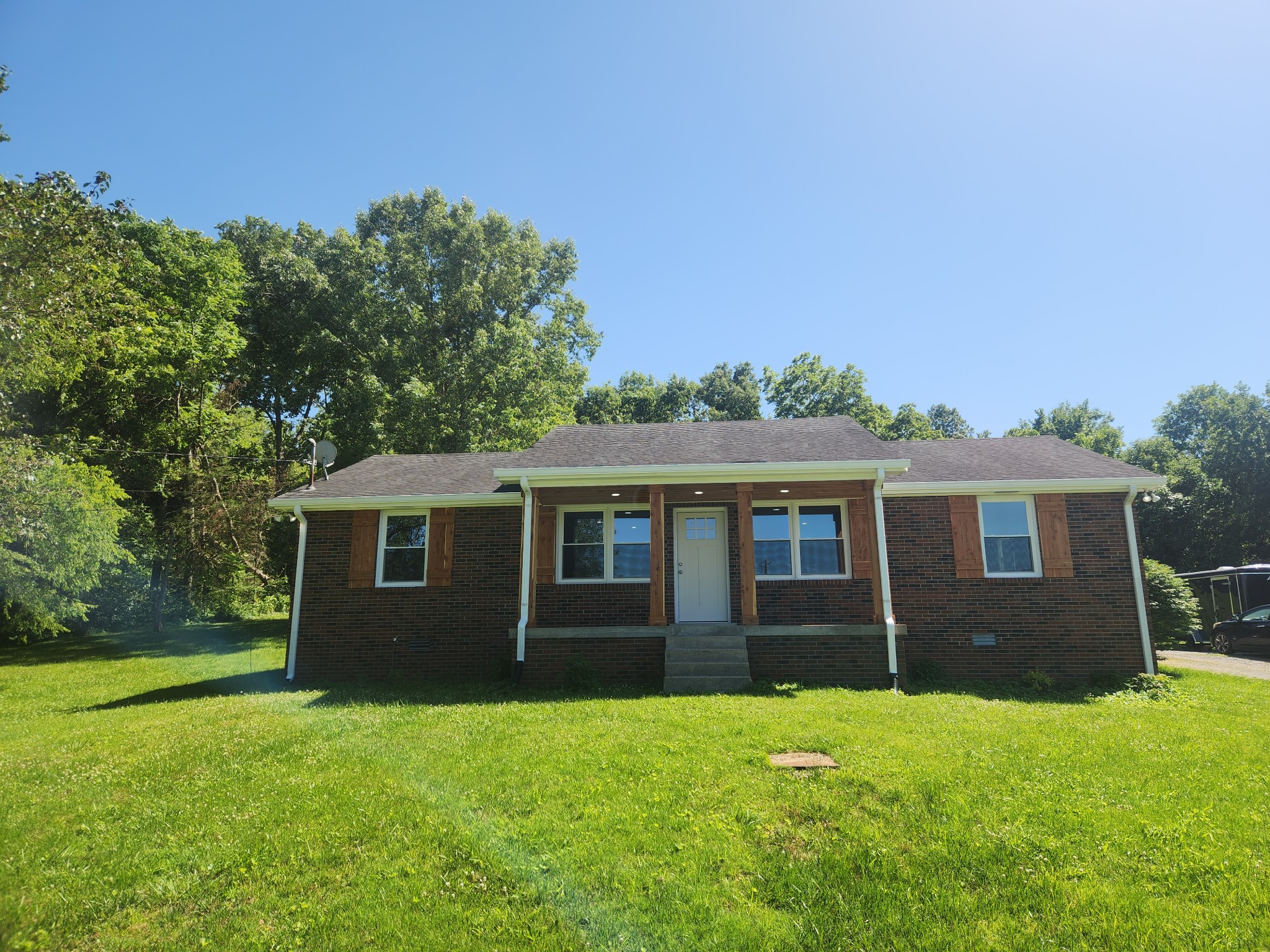 98 Rogers Ln
