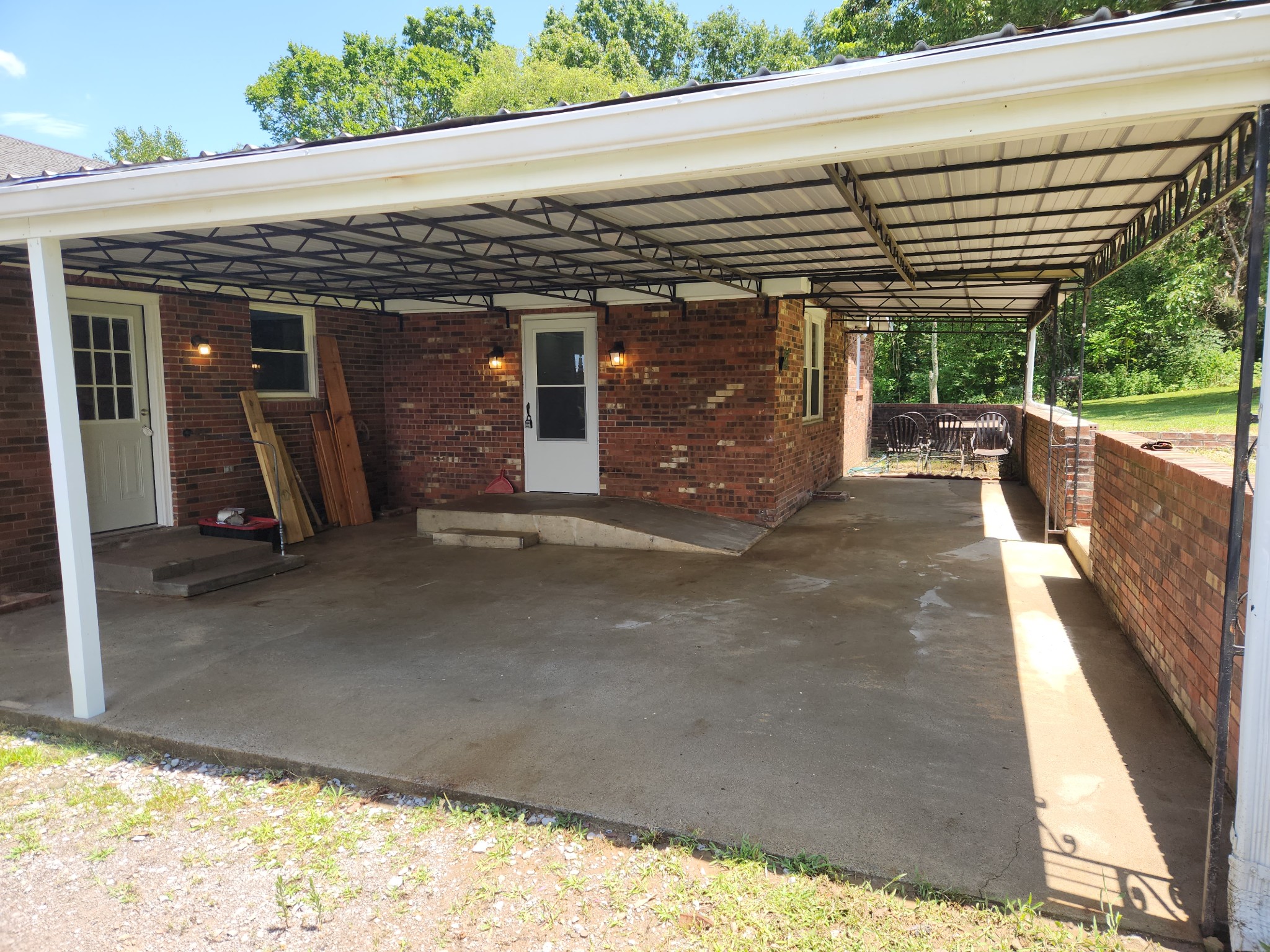 98 Rogers Ln