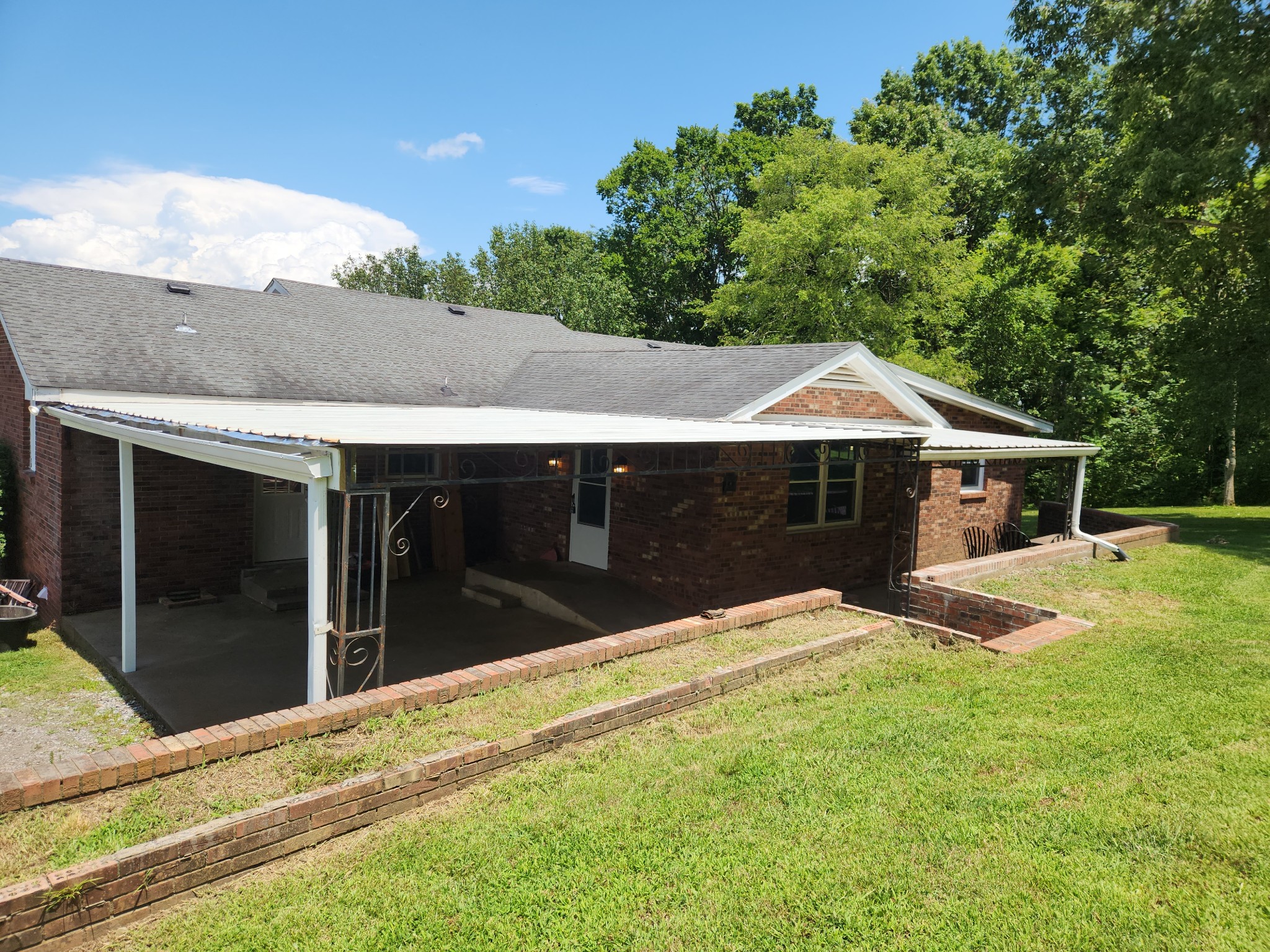 98 Rogers Ln