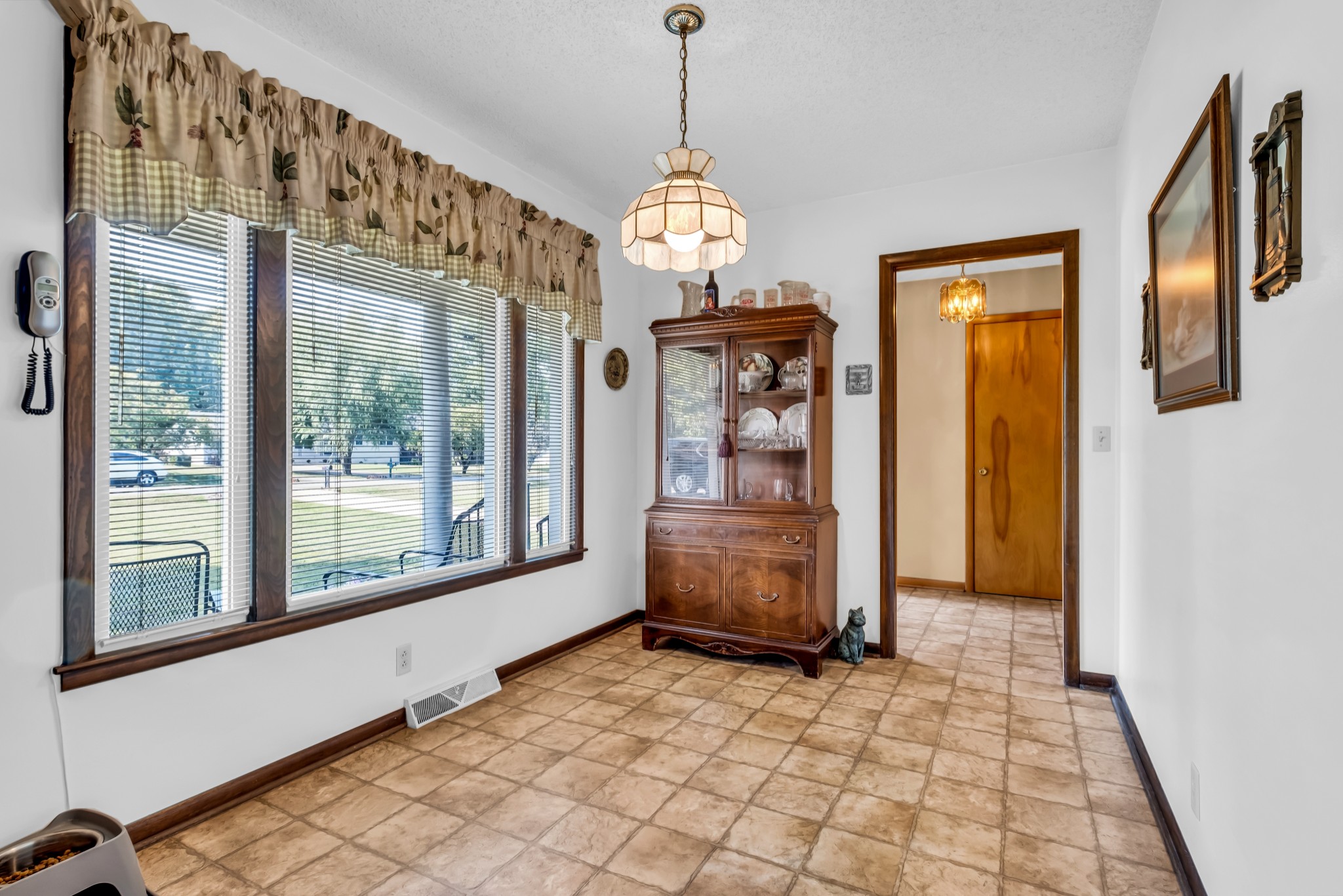 304 Hollywood Dr
