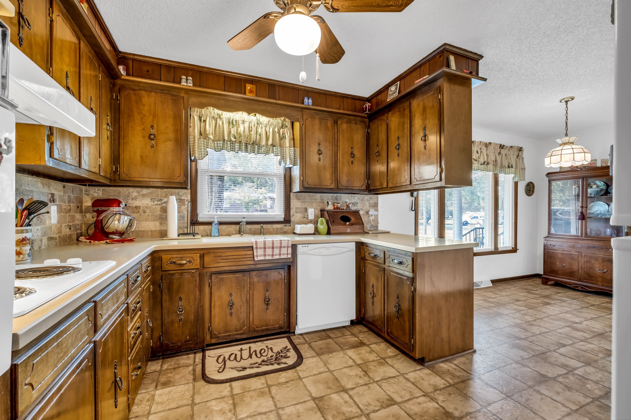 304 Hollywood Dr