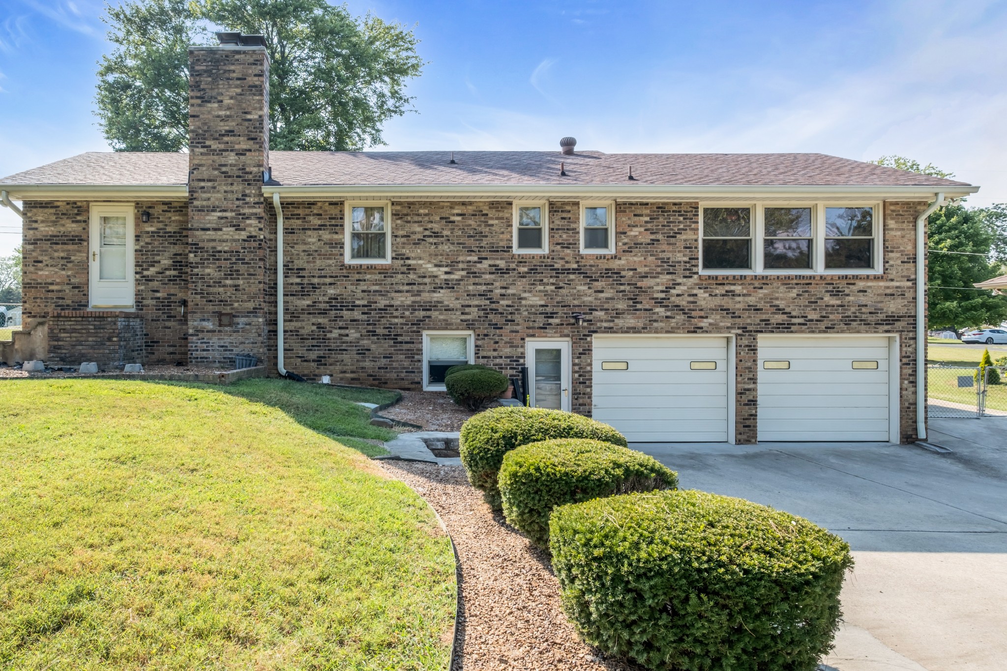 304 Hollywood Dr
