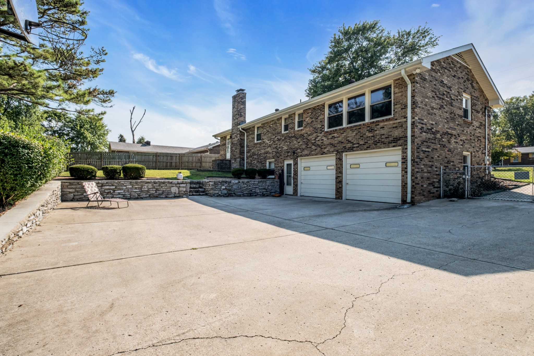 304 Hollywood Dr