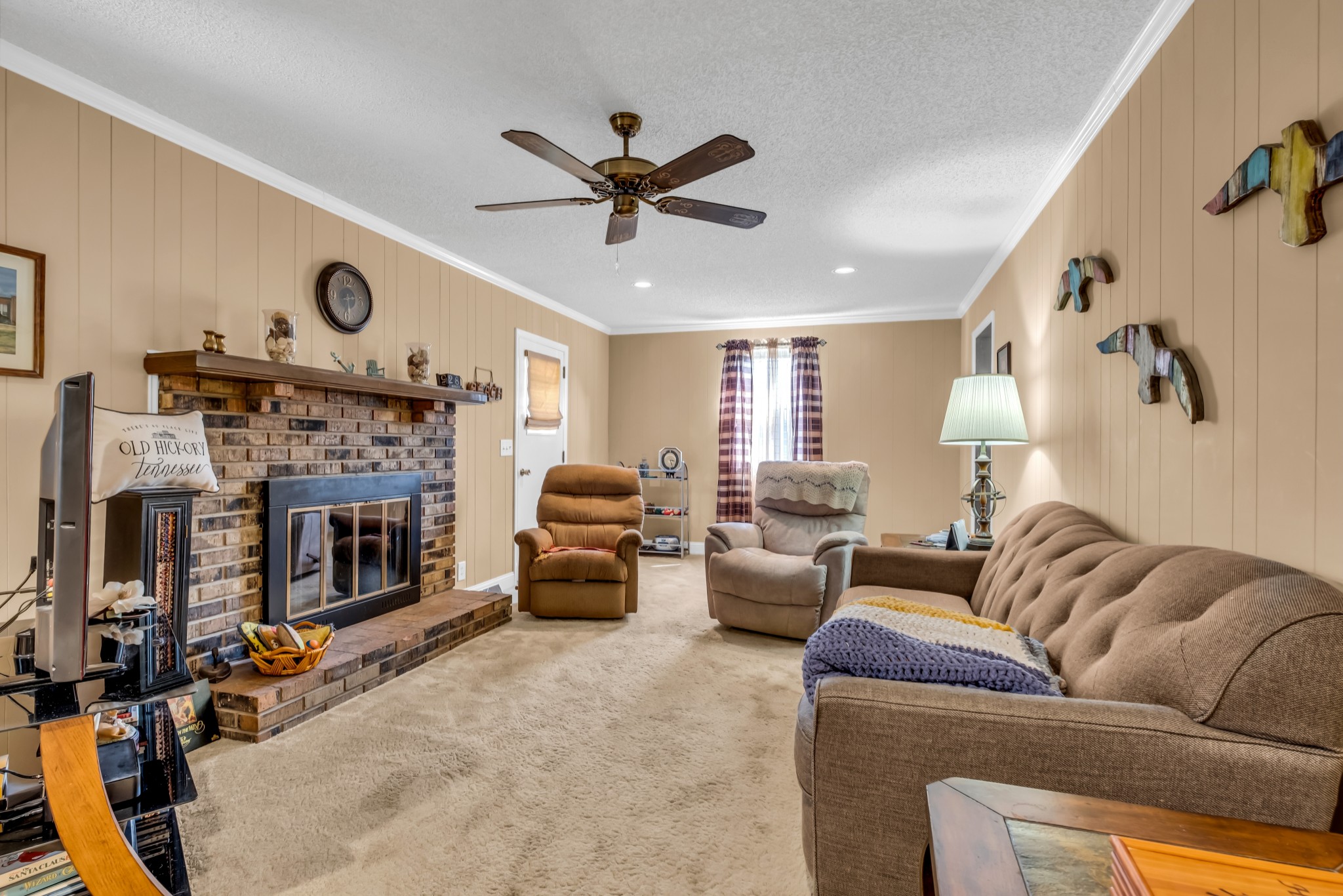 304 Hollywood Dr