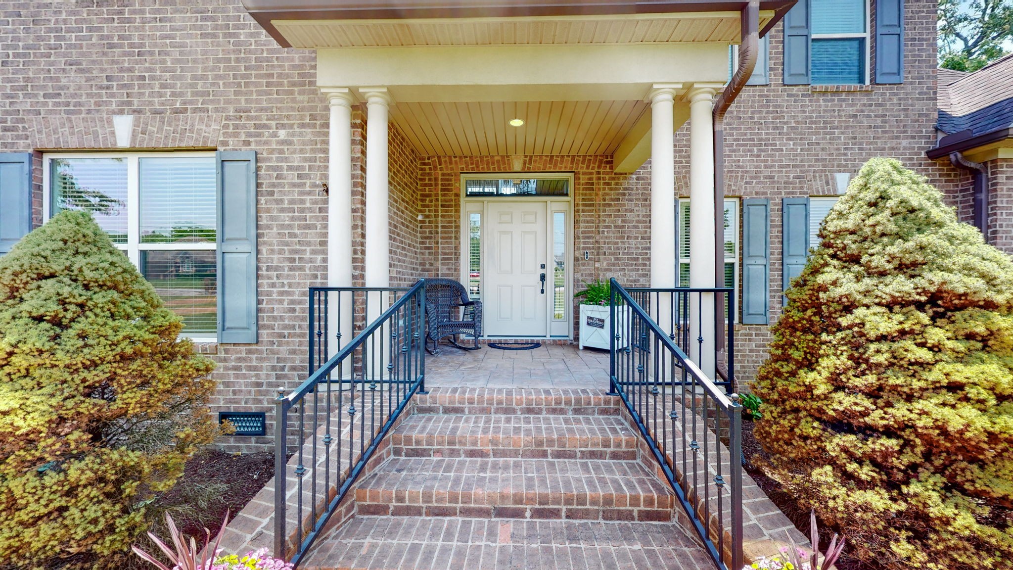 2218 Ewing Dr