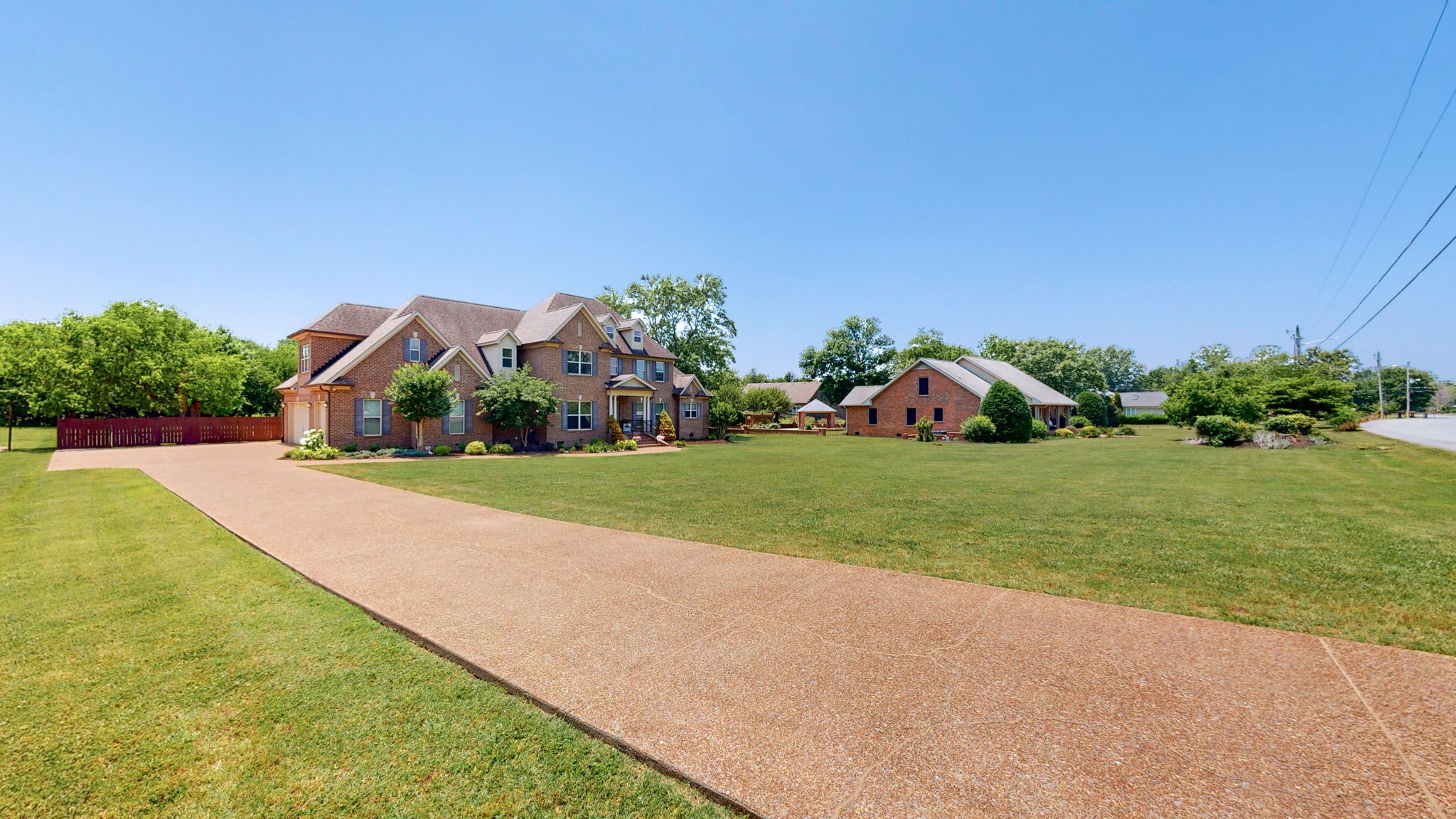 2218 Ewing Dr