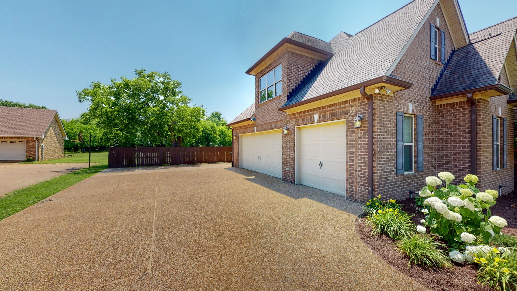 2218 Ewing Dr
