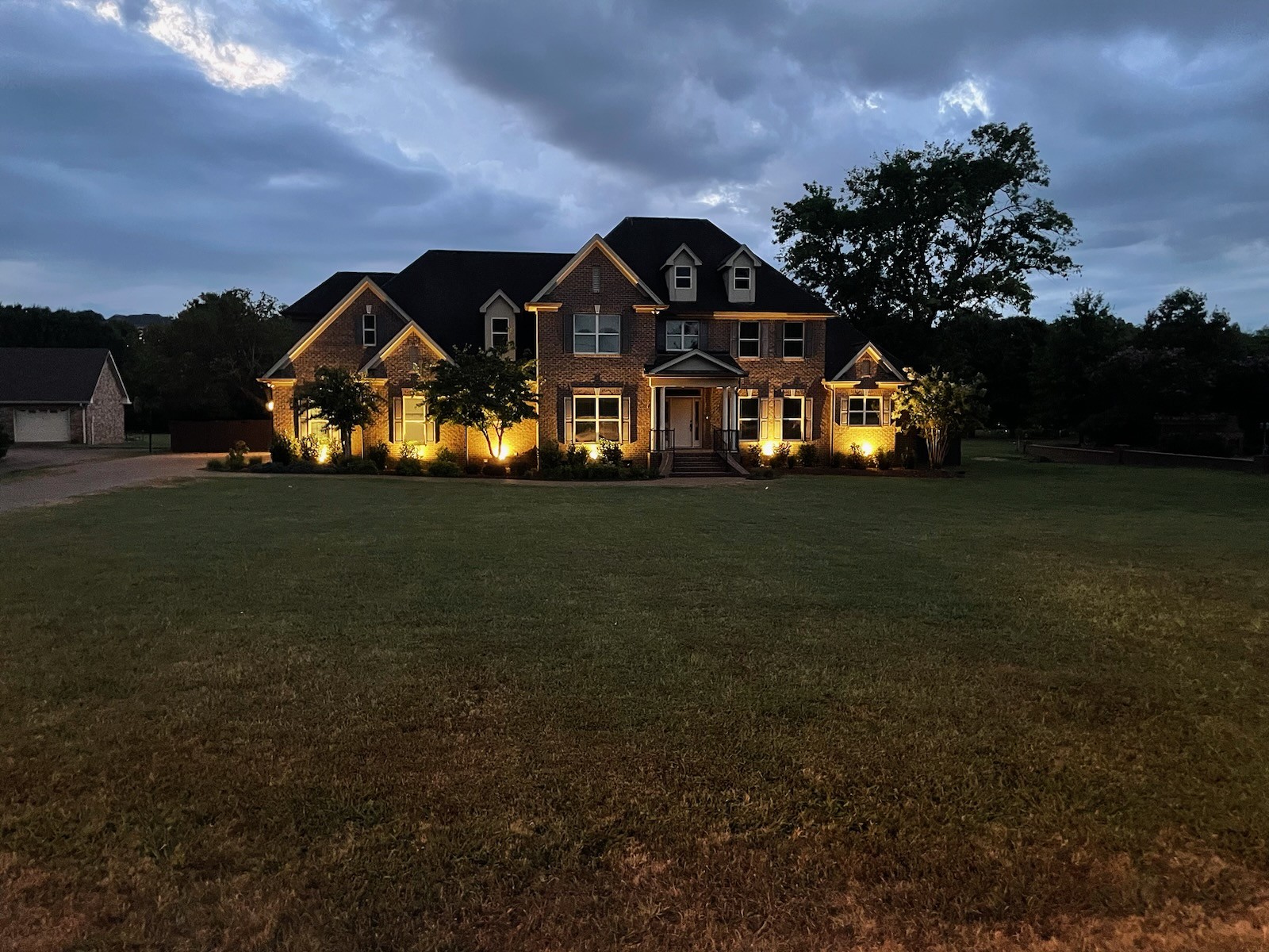 2218 Ewing Dr
