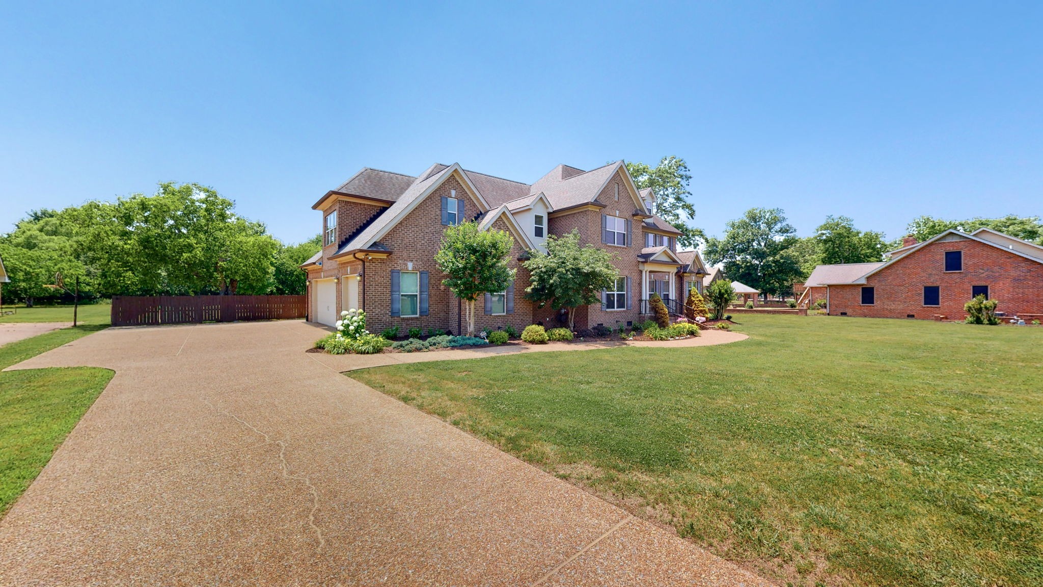 2218 Ewing Dr