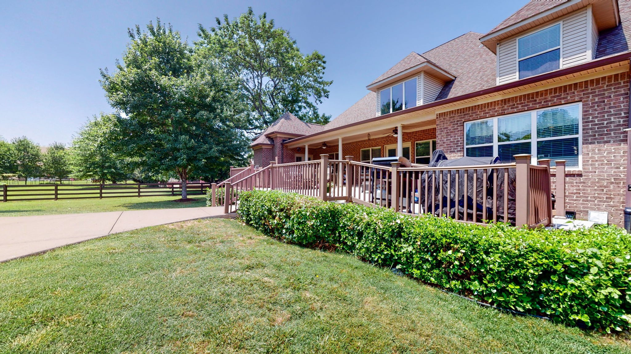 2218 Ewing Dr