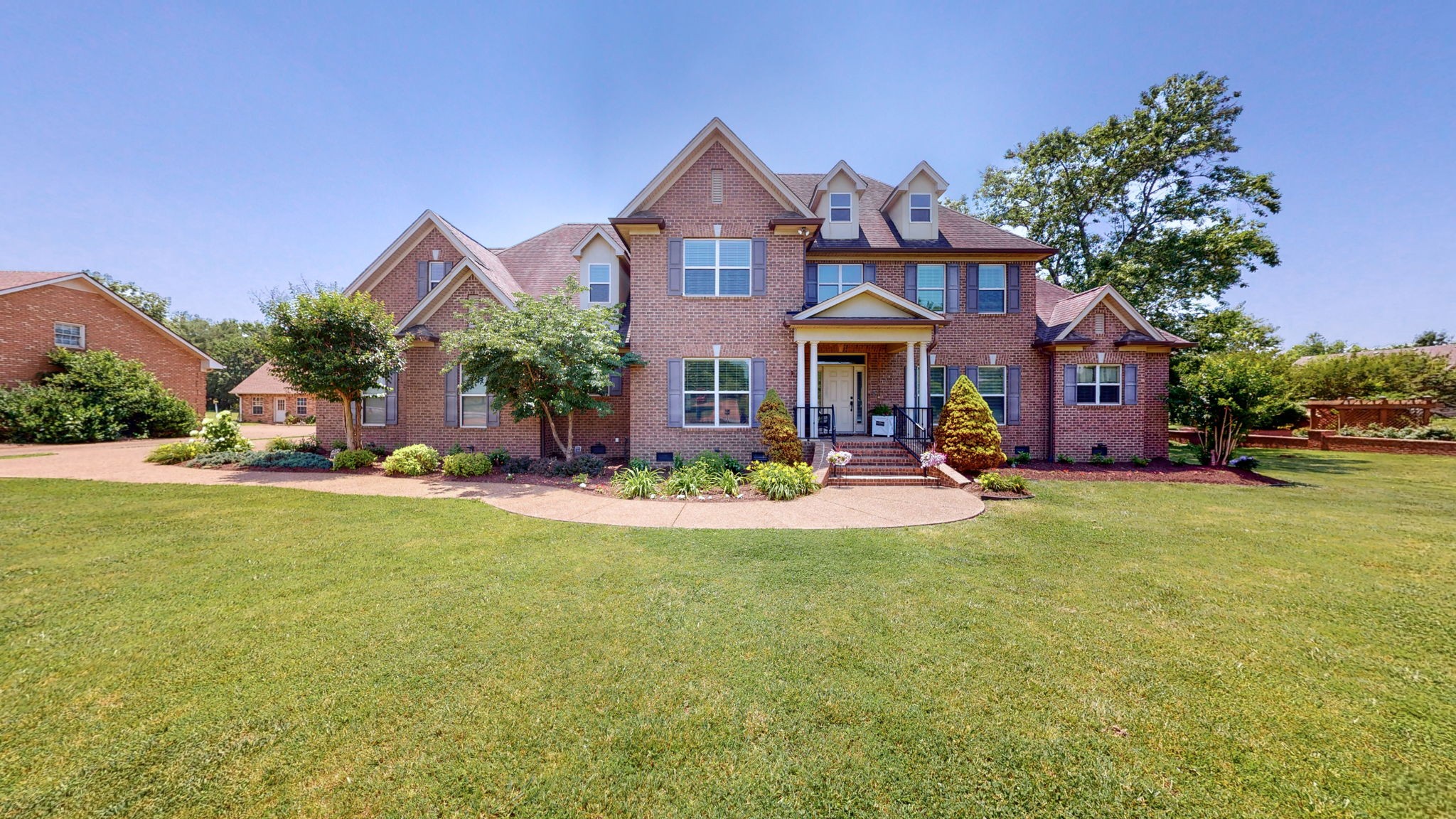 2218 Ewing Dr
