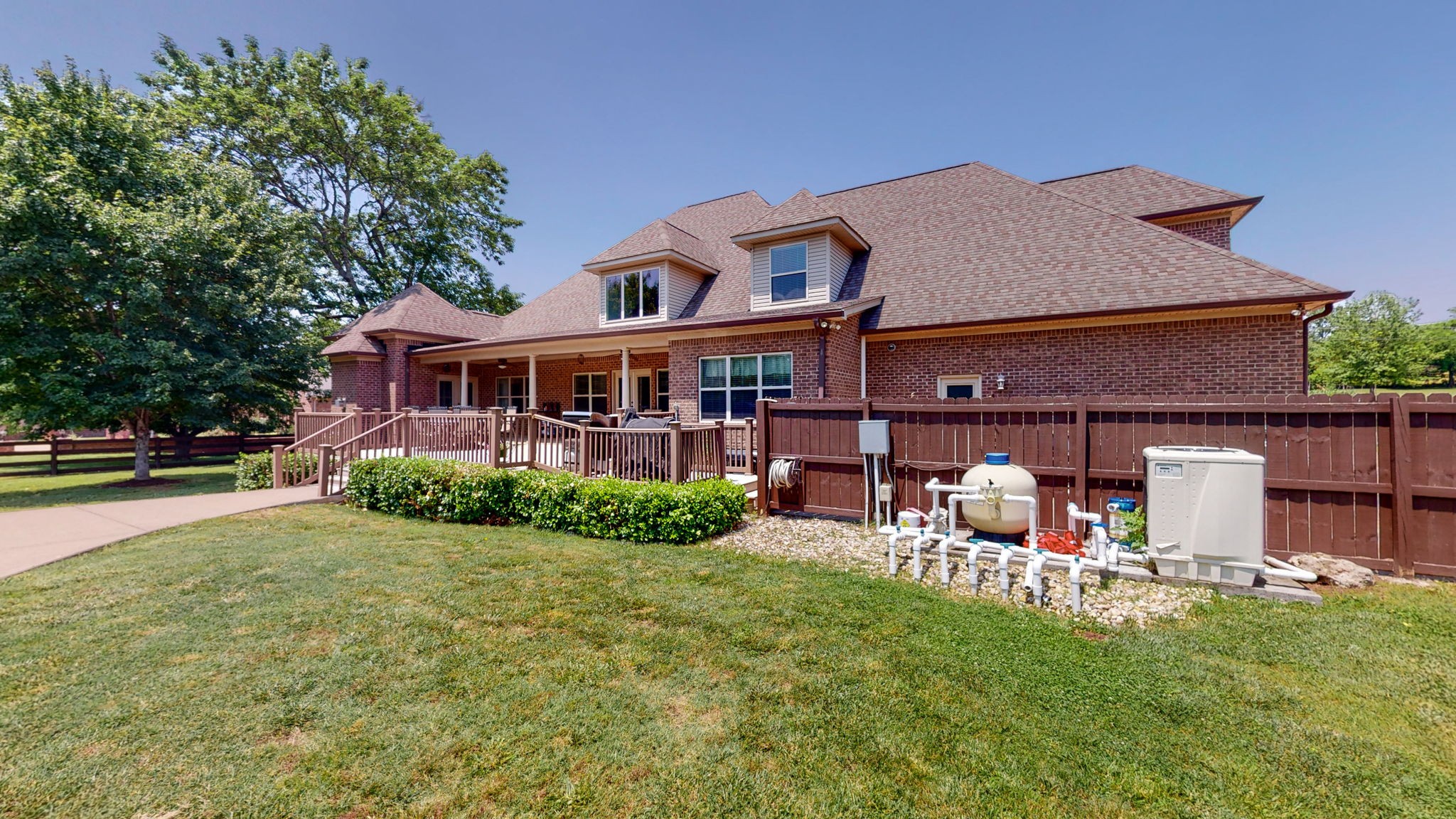 2218 Ewing Dr