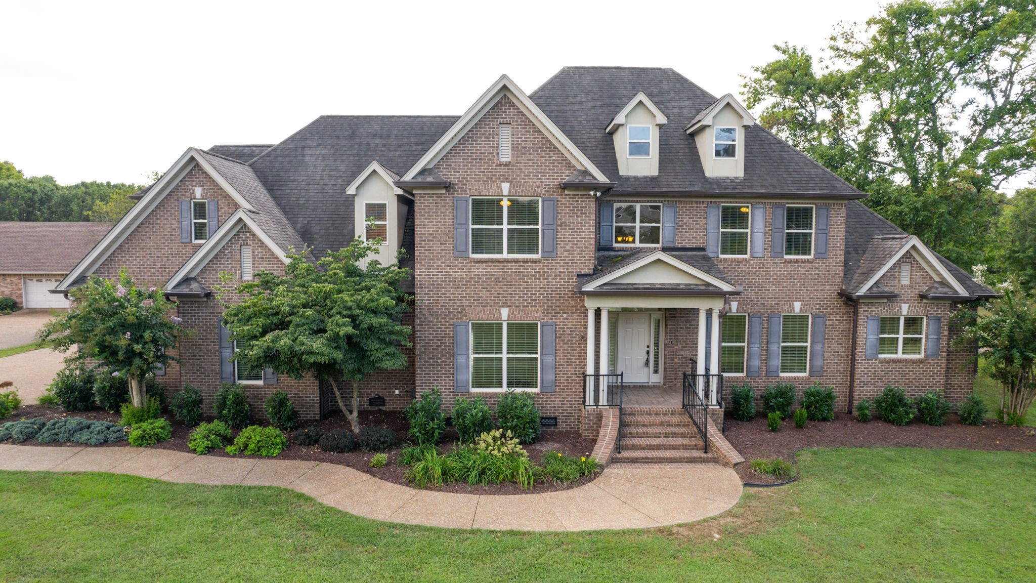 2218 Ewing Dr