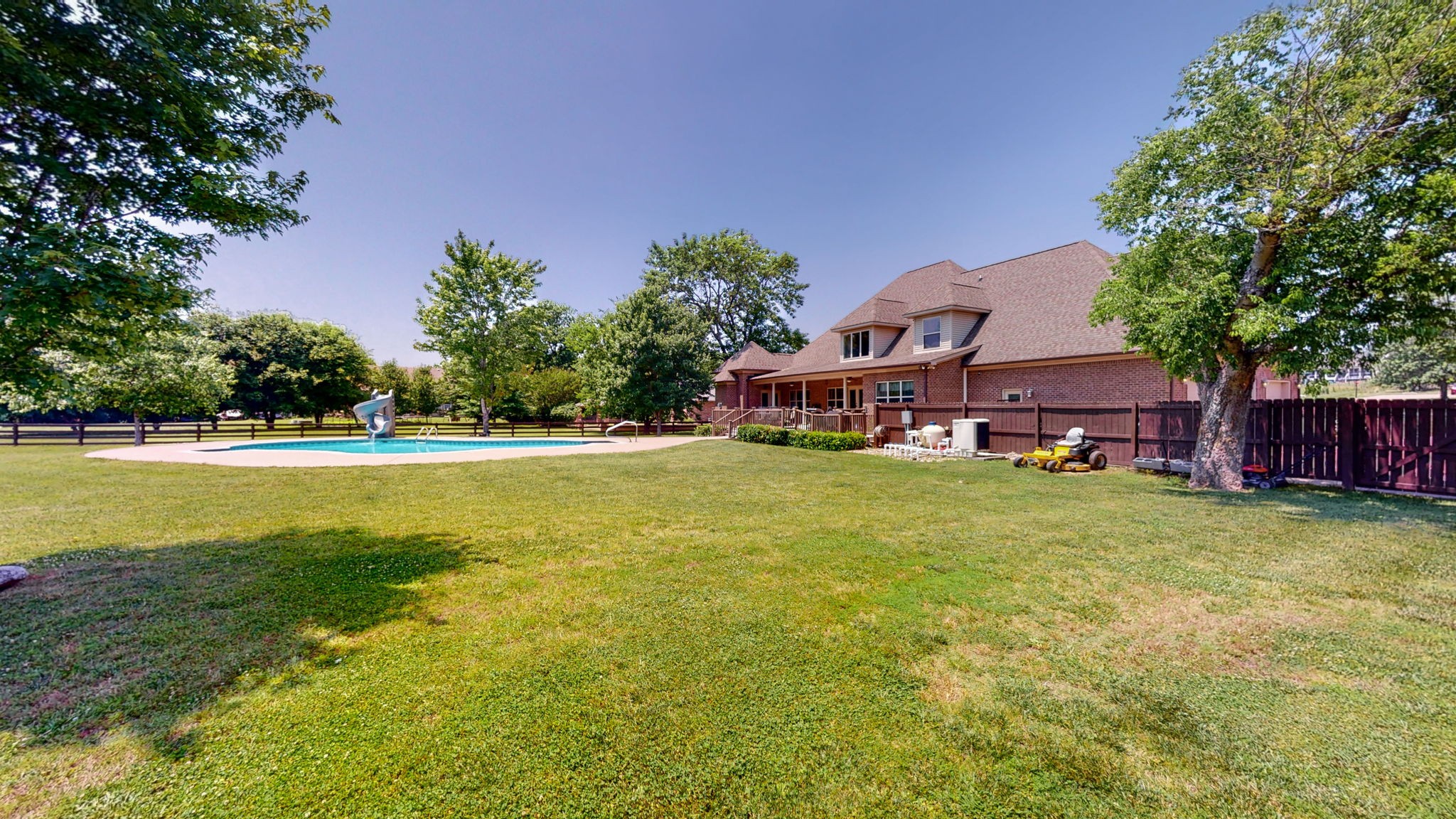 2218 Ewing Dr