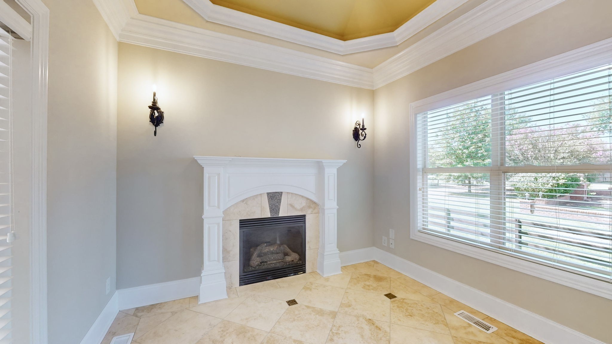 2218 Ewing Dr