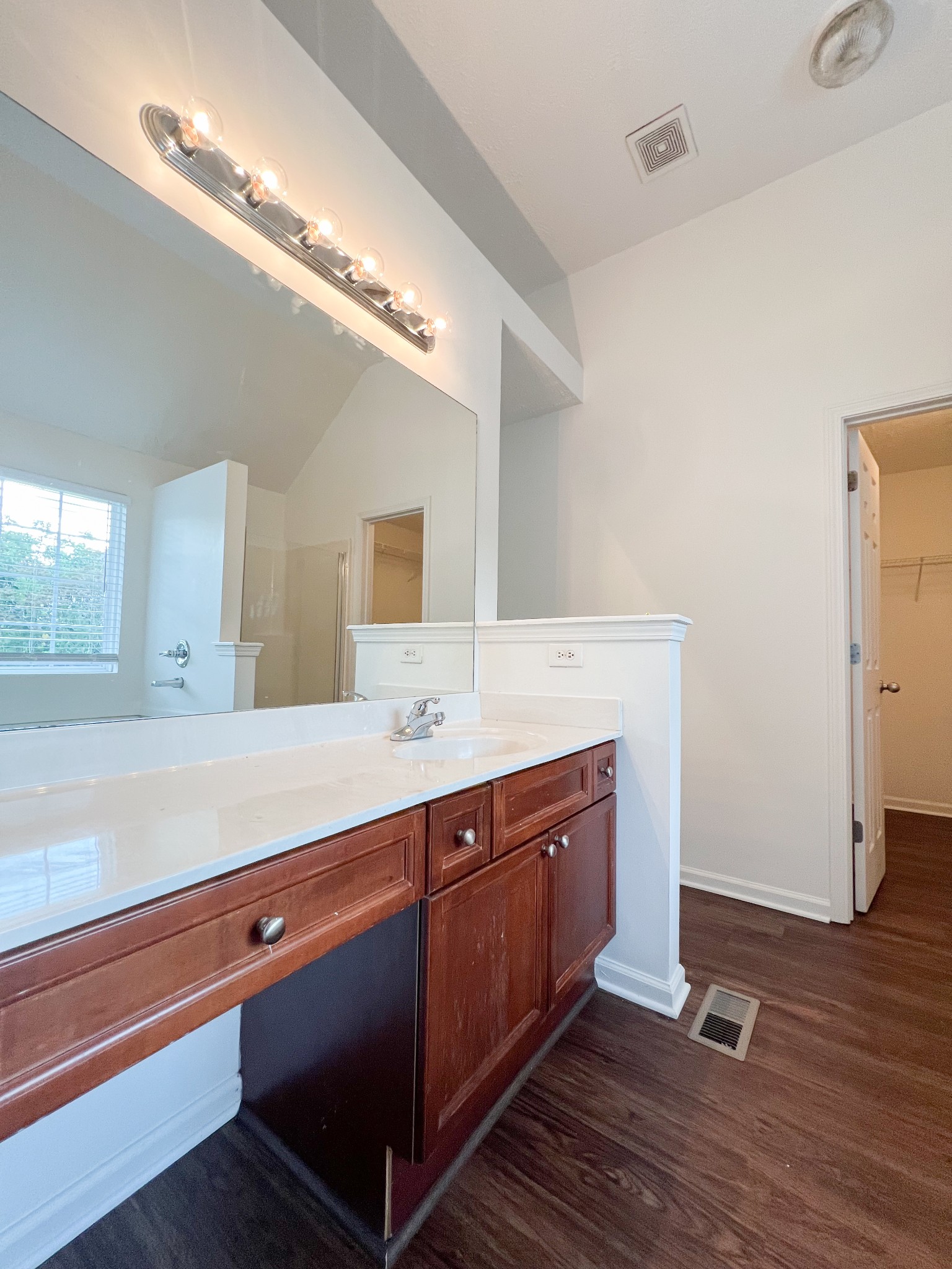 2312 Haskell Dr