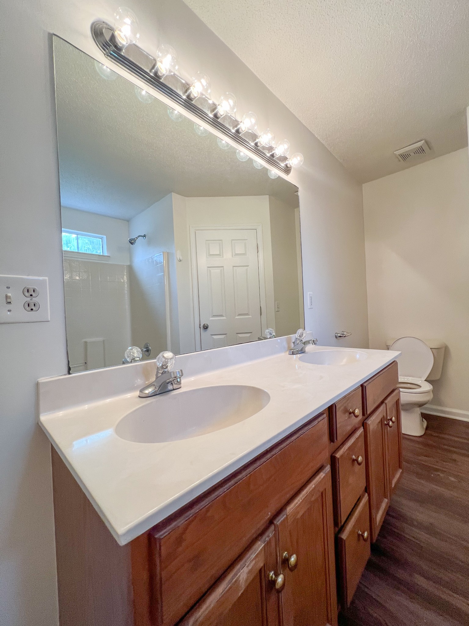 6632 Shadyview Dr