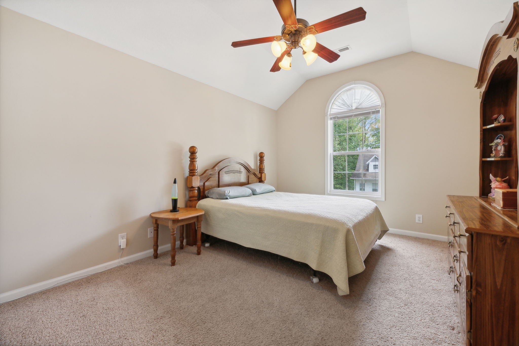 1585 Hedgewood Rd