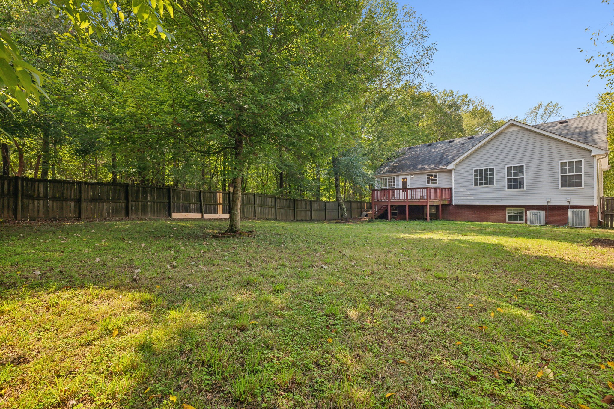 1585 Hedgewood Rd