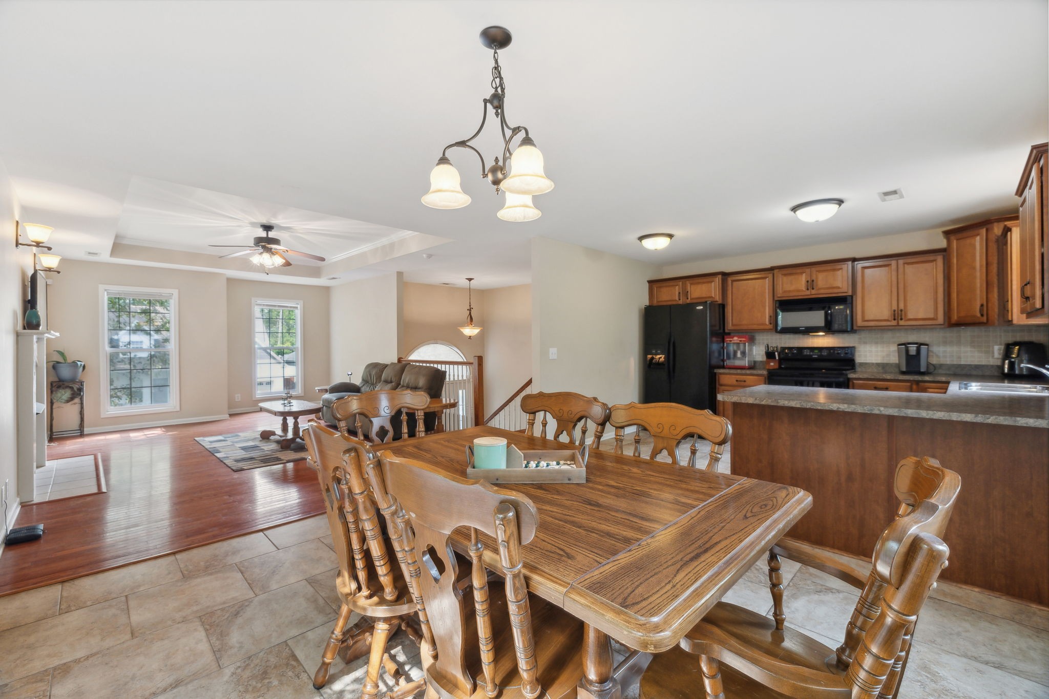 1585 Hedgewood Rd