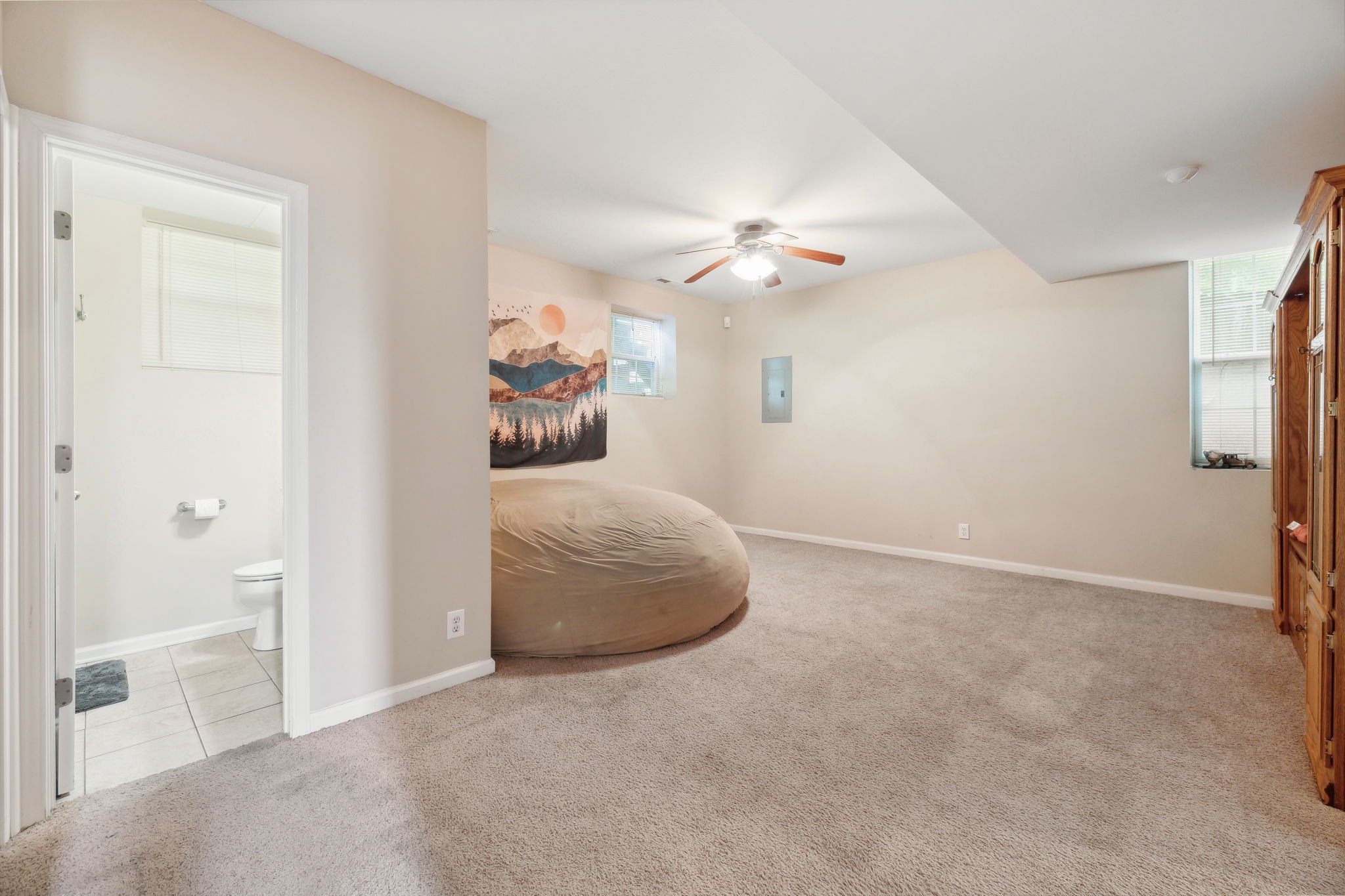 1585 Hedgewood Rd