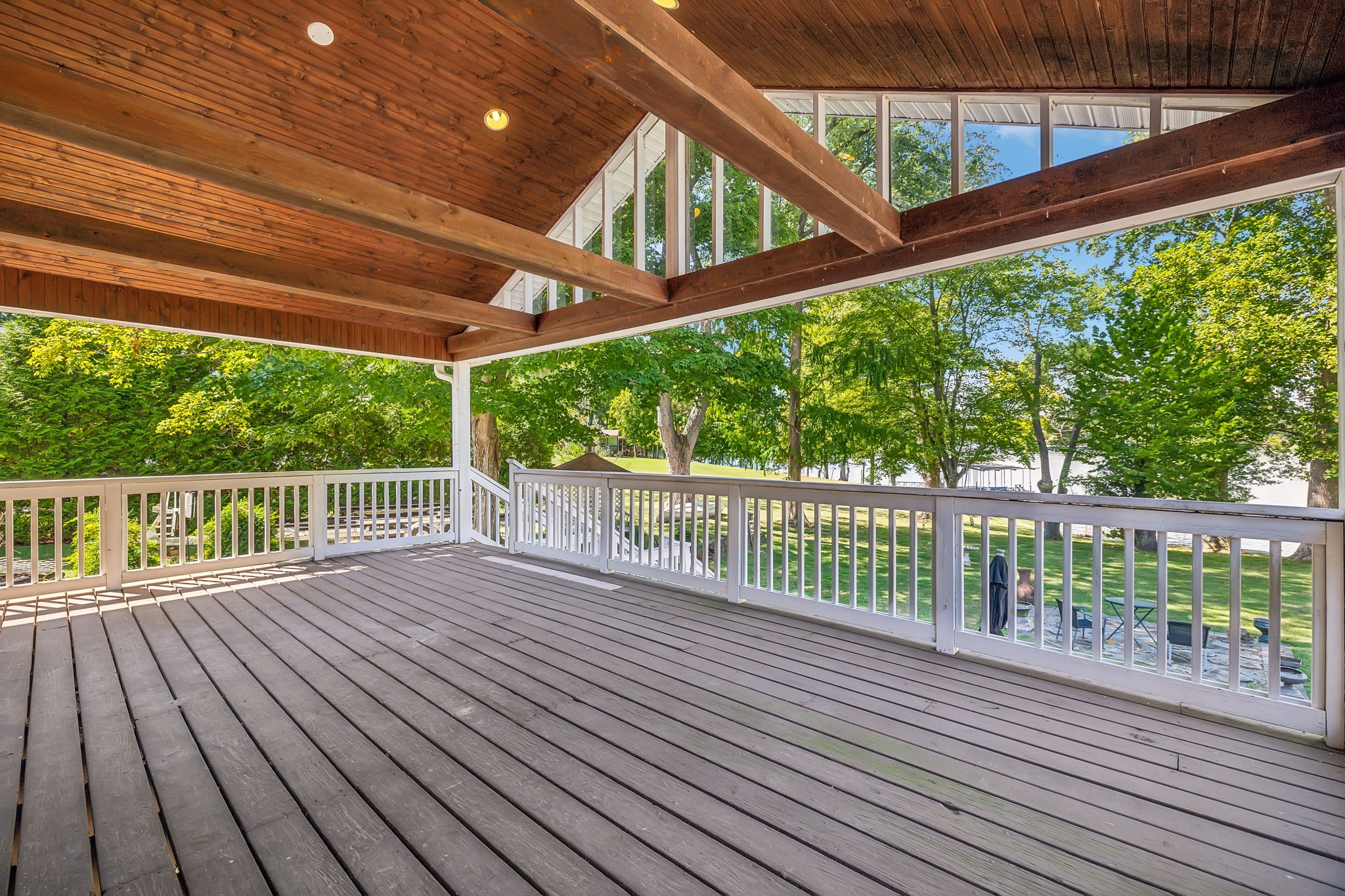 292 Lake Terrace Dr