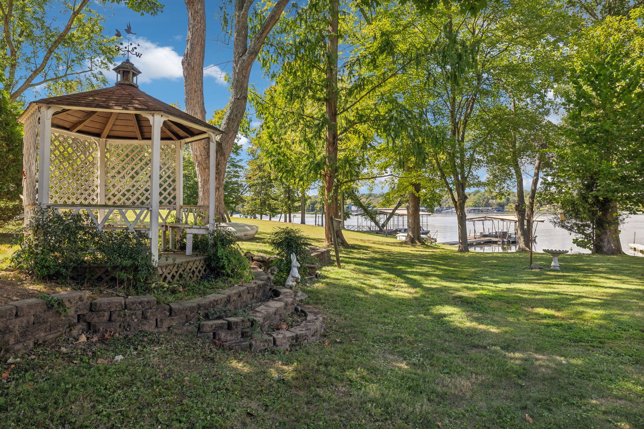 292 Lake Terrace Dr