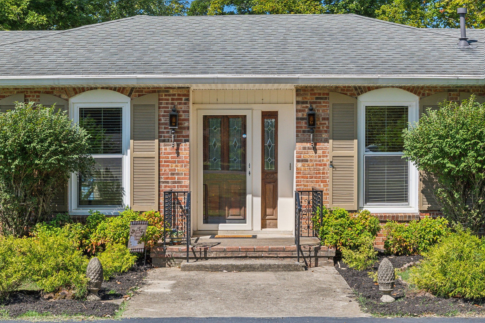 292 Lake Terrace Dr