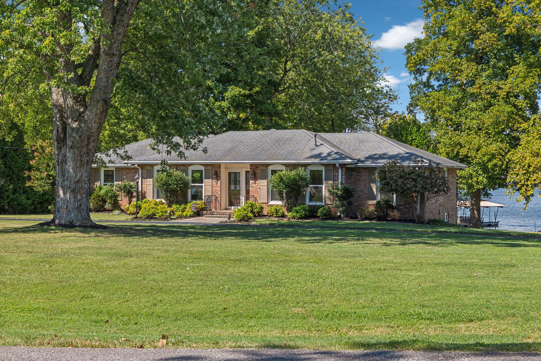 292 Lake Terrace Dr
