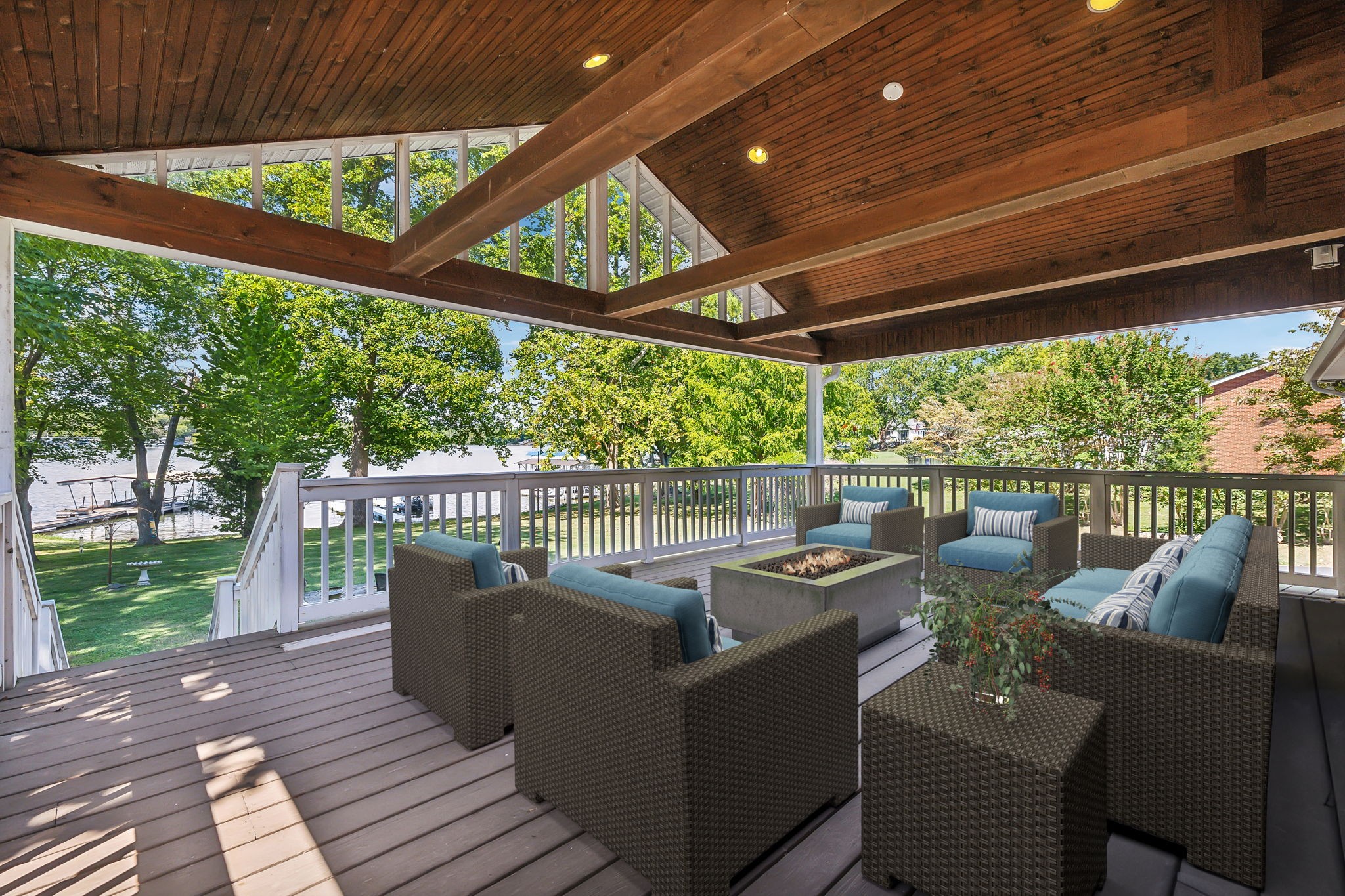292 Lake Terrace Dr