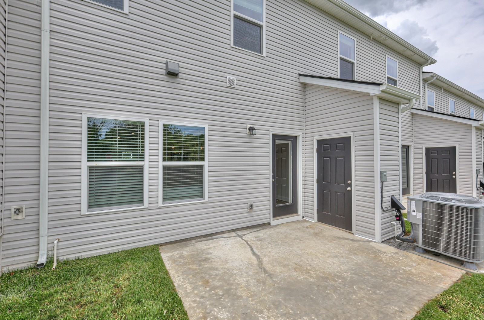 4612 Ridge Bend Dr