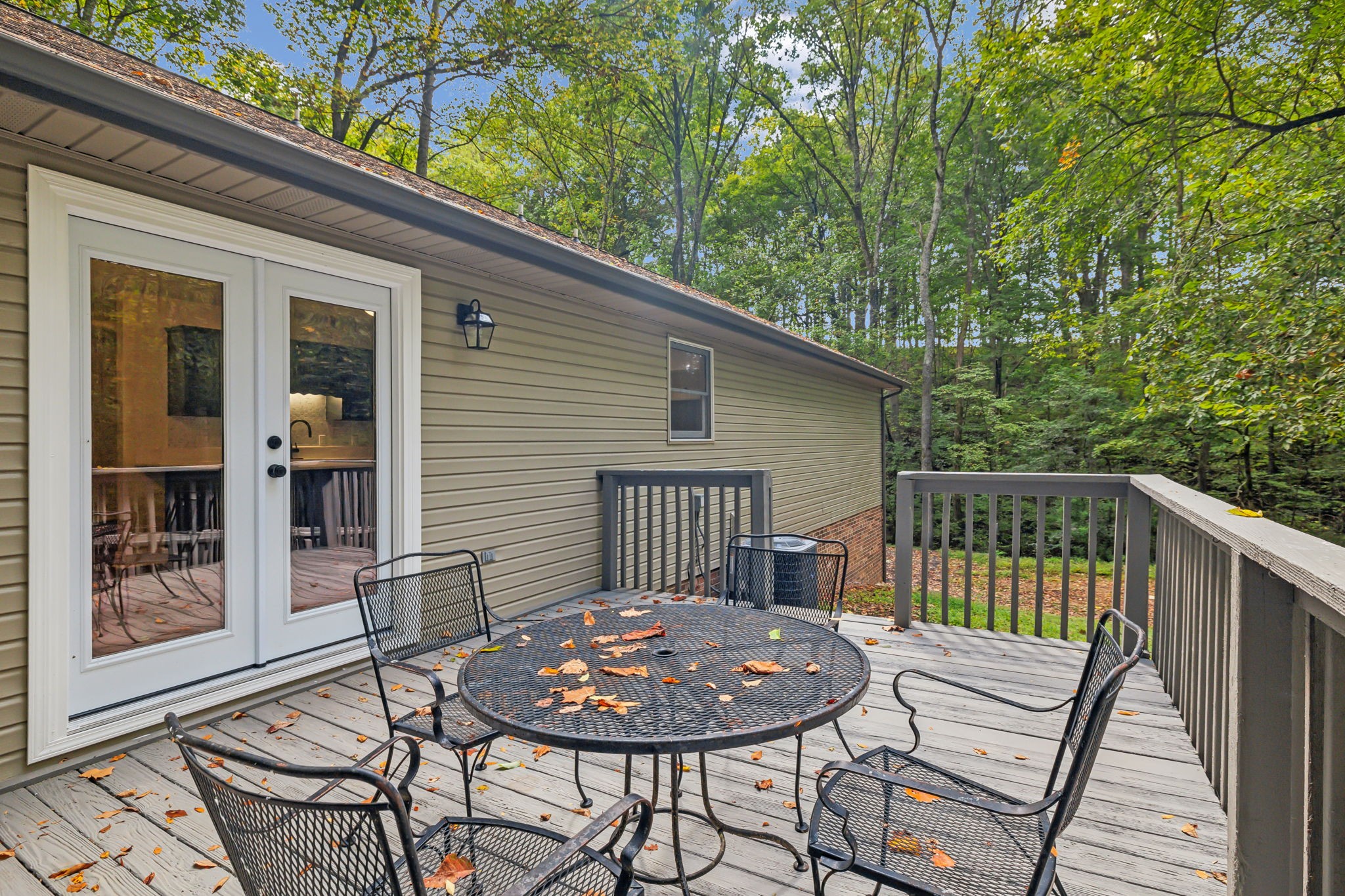 1101 Johns Rd