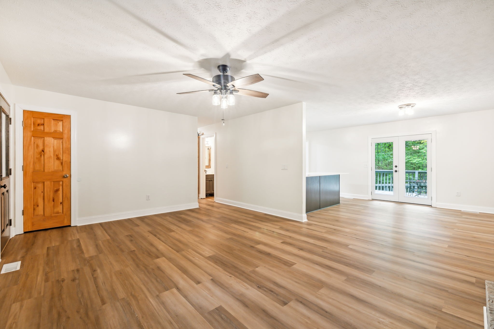 1101 Johns Rd